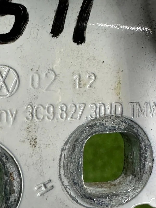 Петля крышки багажника левая Volkswagen Passat - миниатюра 9