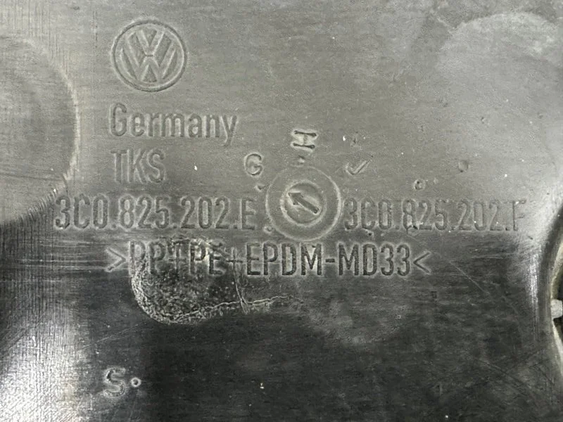 Облицовка днища правая Volkswagen Passat Alltrack - миниатюра 10