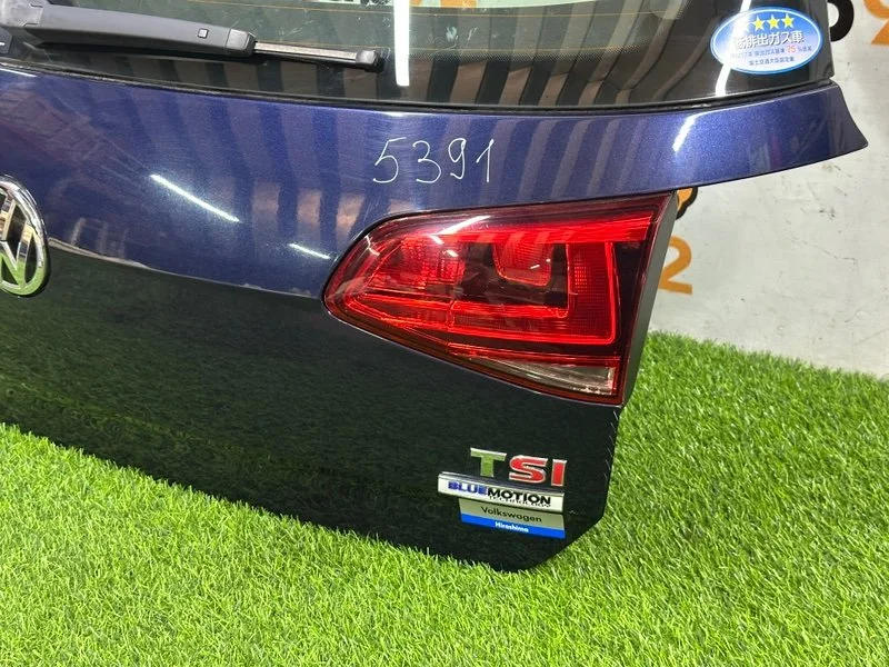 Крышка багажника Volkswagen Golf MK7 CPTA 2014 - миниатюра 4
