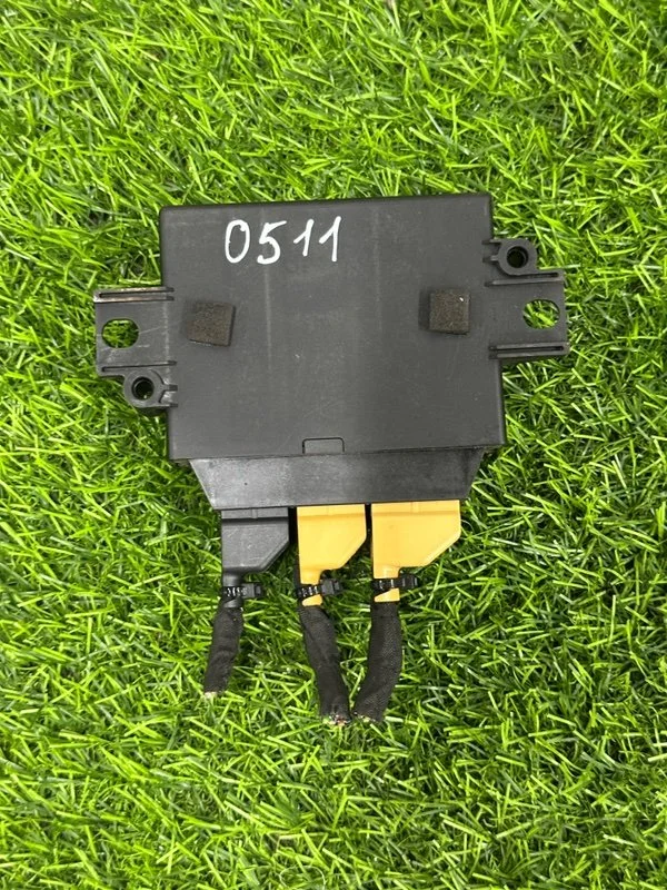 Блок управления парктроником Volkswagen Passat - миниатюра 3
