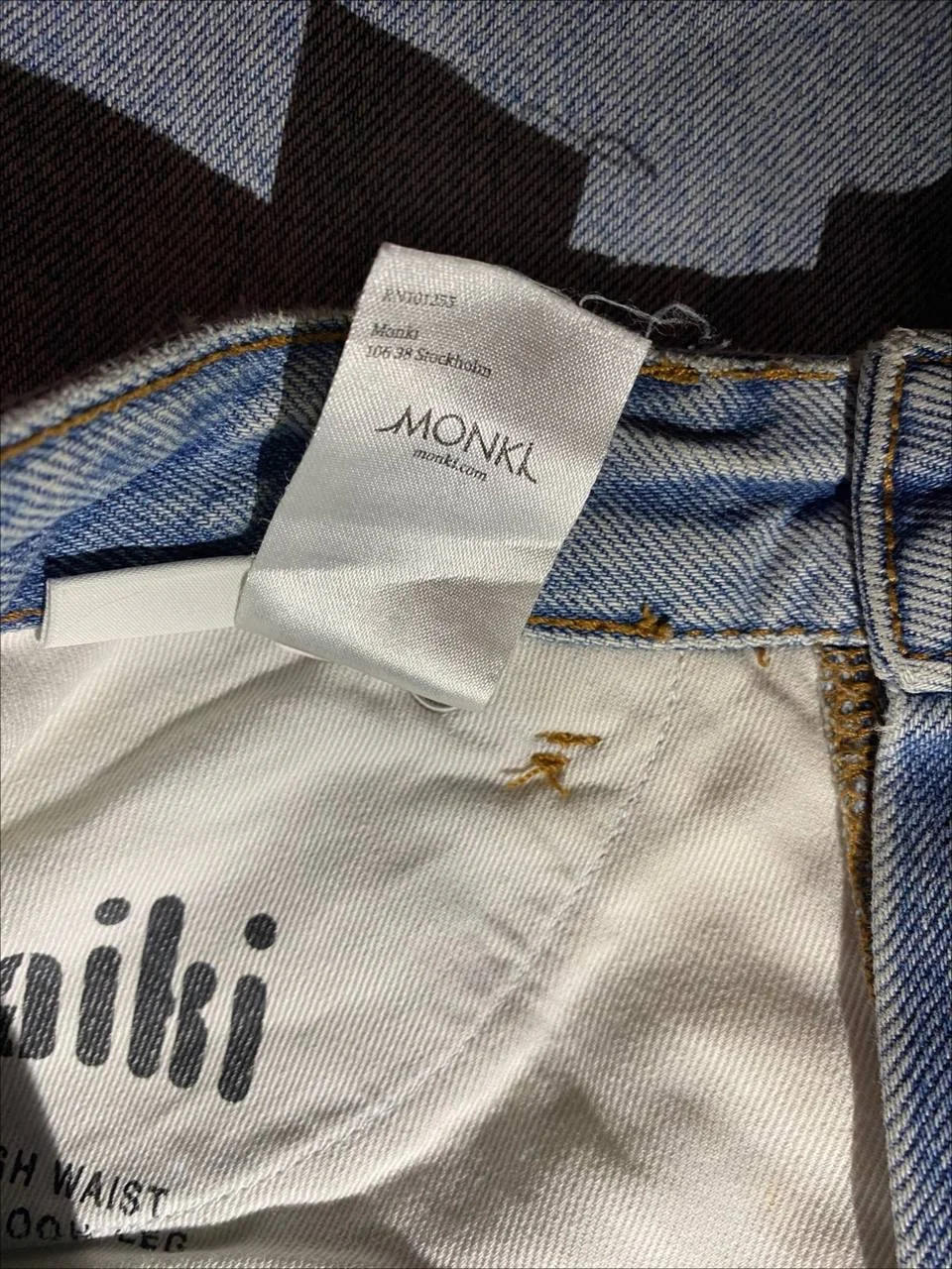 джинсы monki xs - миниатюра 2
