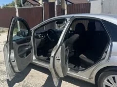 автомобиль Ford Focus 1.6 MT,2011 - миниатюра 8