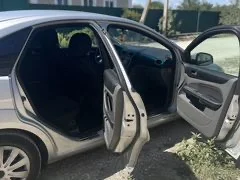 автомобиль Ford Focus 1.6 MT,2011 - миниатюра 10
