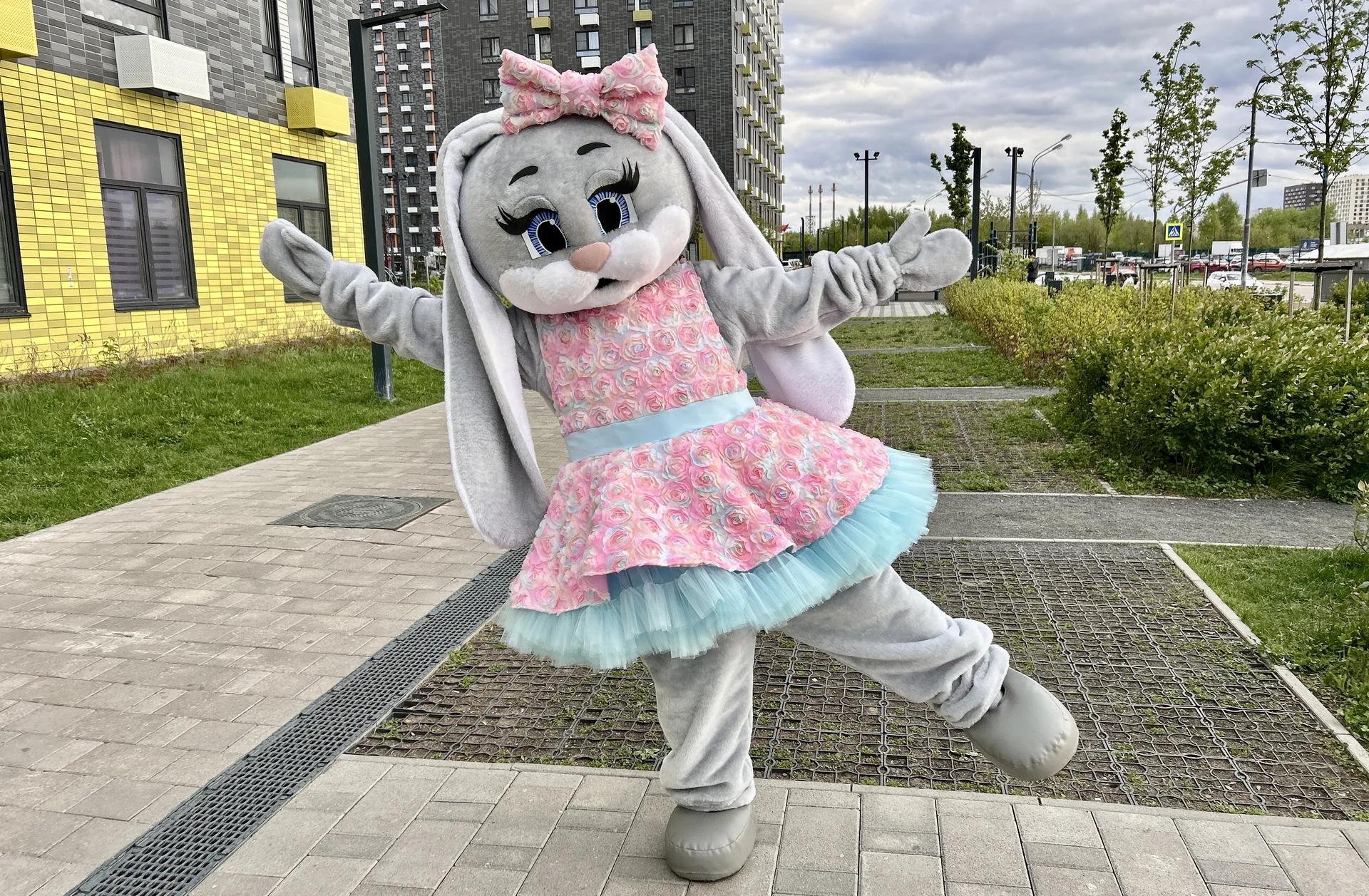 Ростовая кукла поздравление на день рождения - миниатюра 2