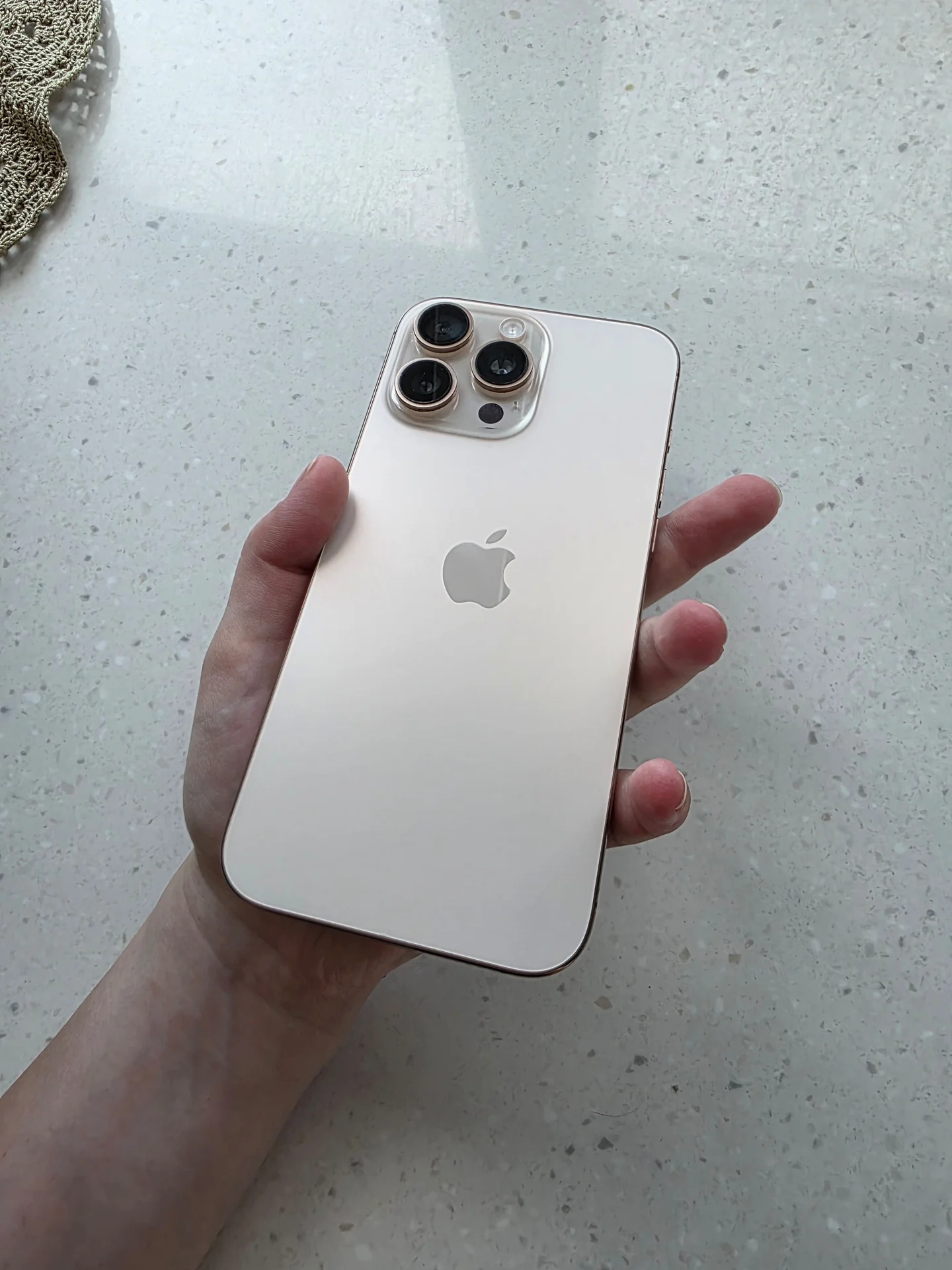 iPhone 16 pro max - миниатюра 2
