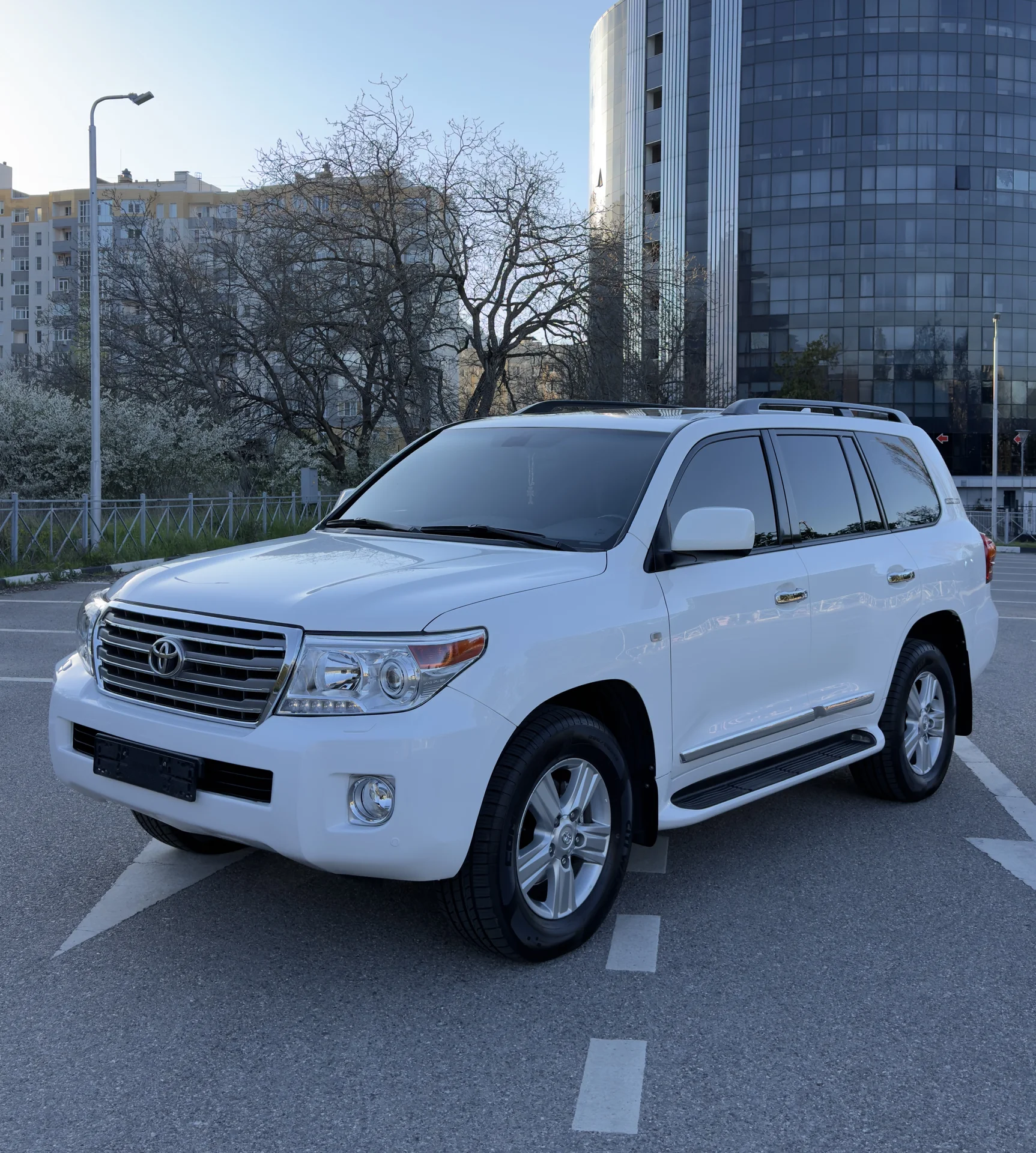 Toyota Land Cruiser 200 - миниатюра 3