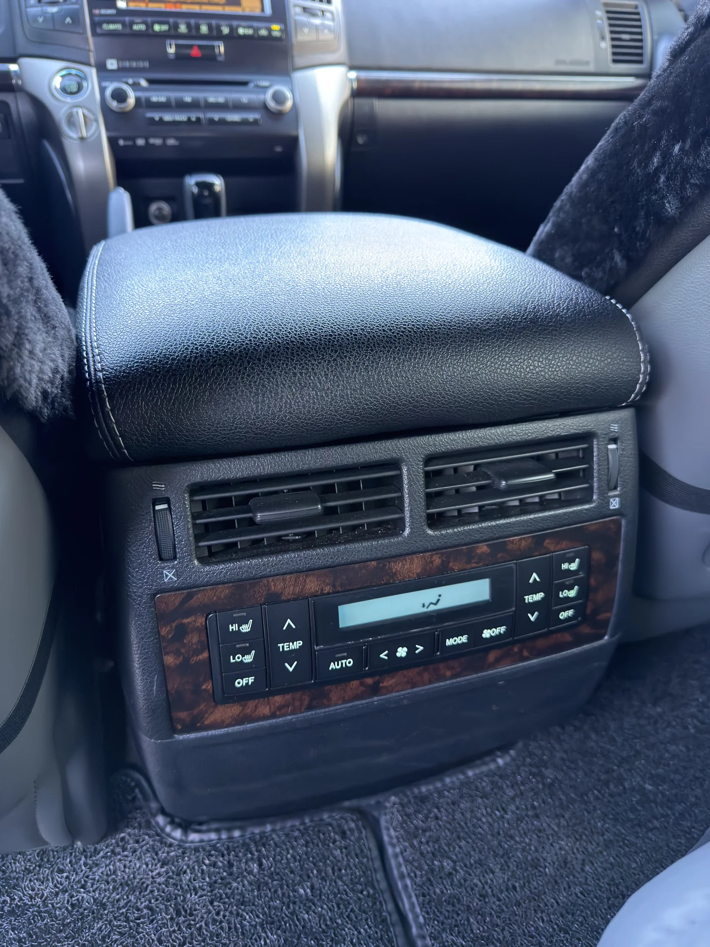 Toyota Land Cruiser 200 - миниатюра 28