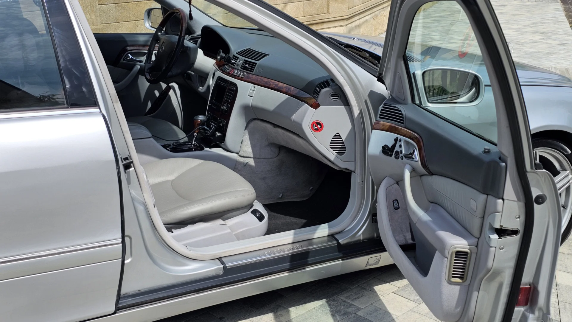 Mercedes Benz S500 - миниатюра 11
