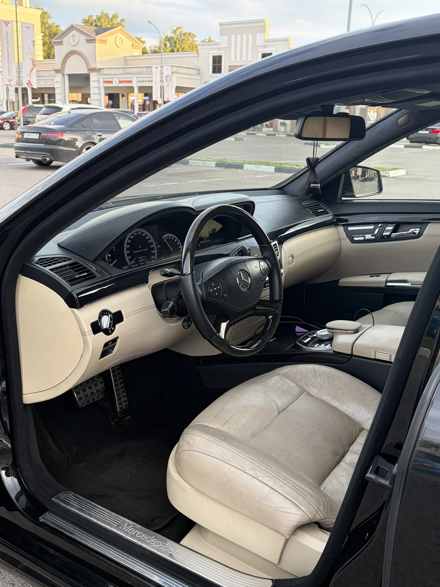 Mercedes Benz S500 - миниатюра 11