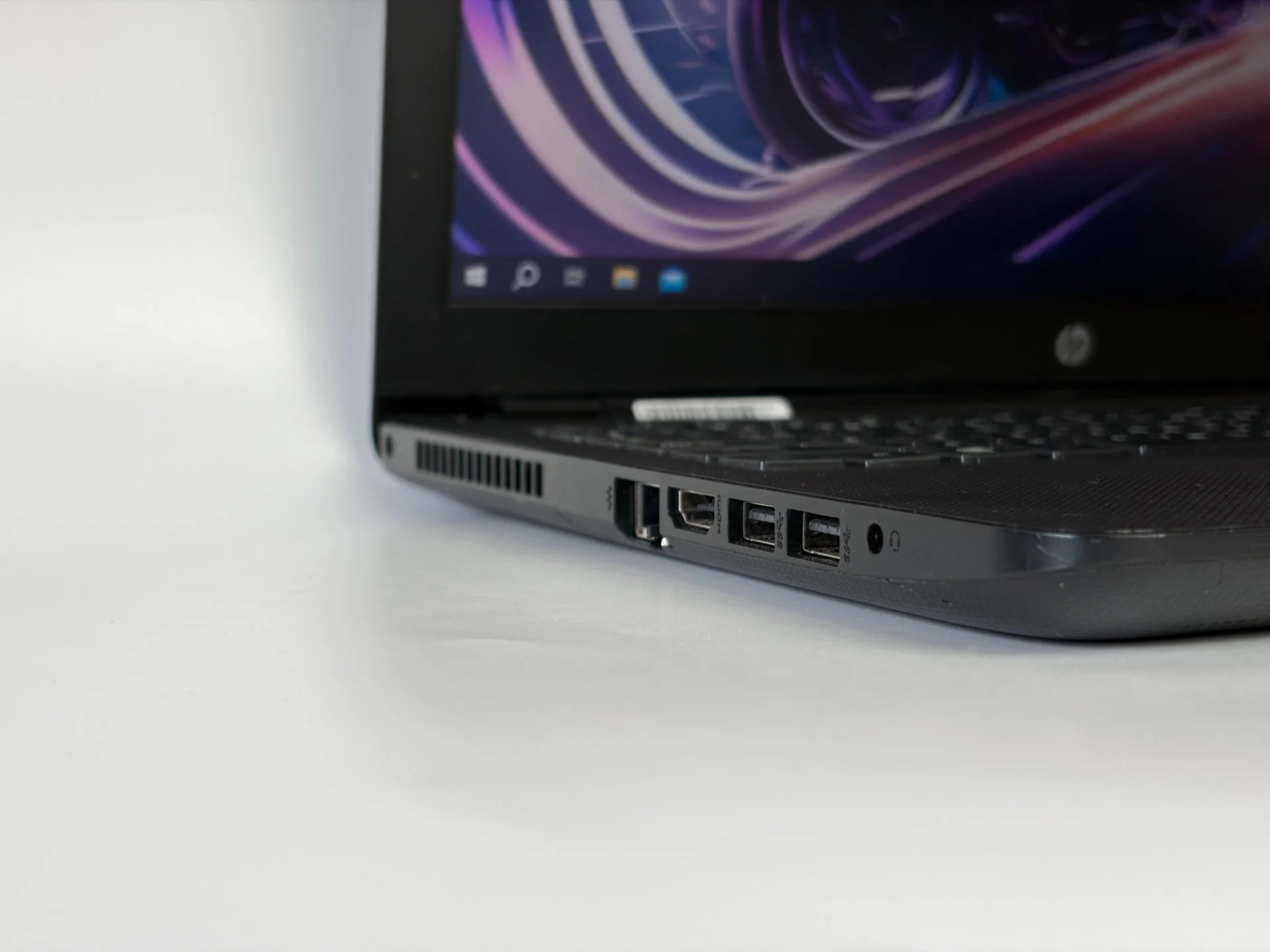 Игровой ноутбук HP 2 видеокарты - миниатюра 2