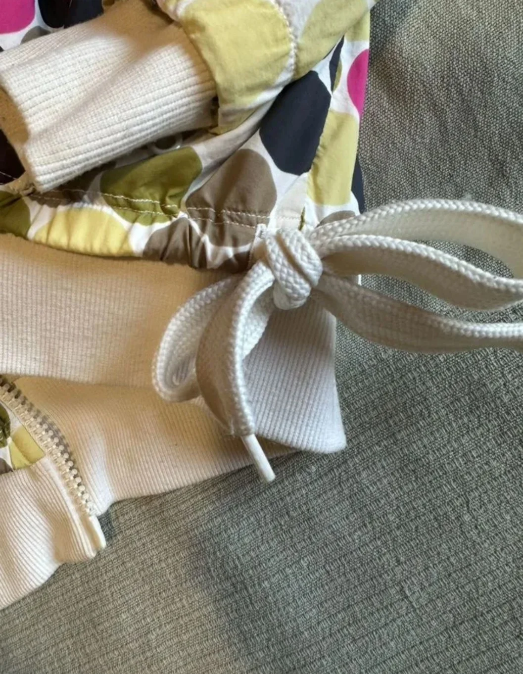 Яркая ветровка adidas S - миниатюра 5