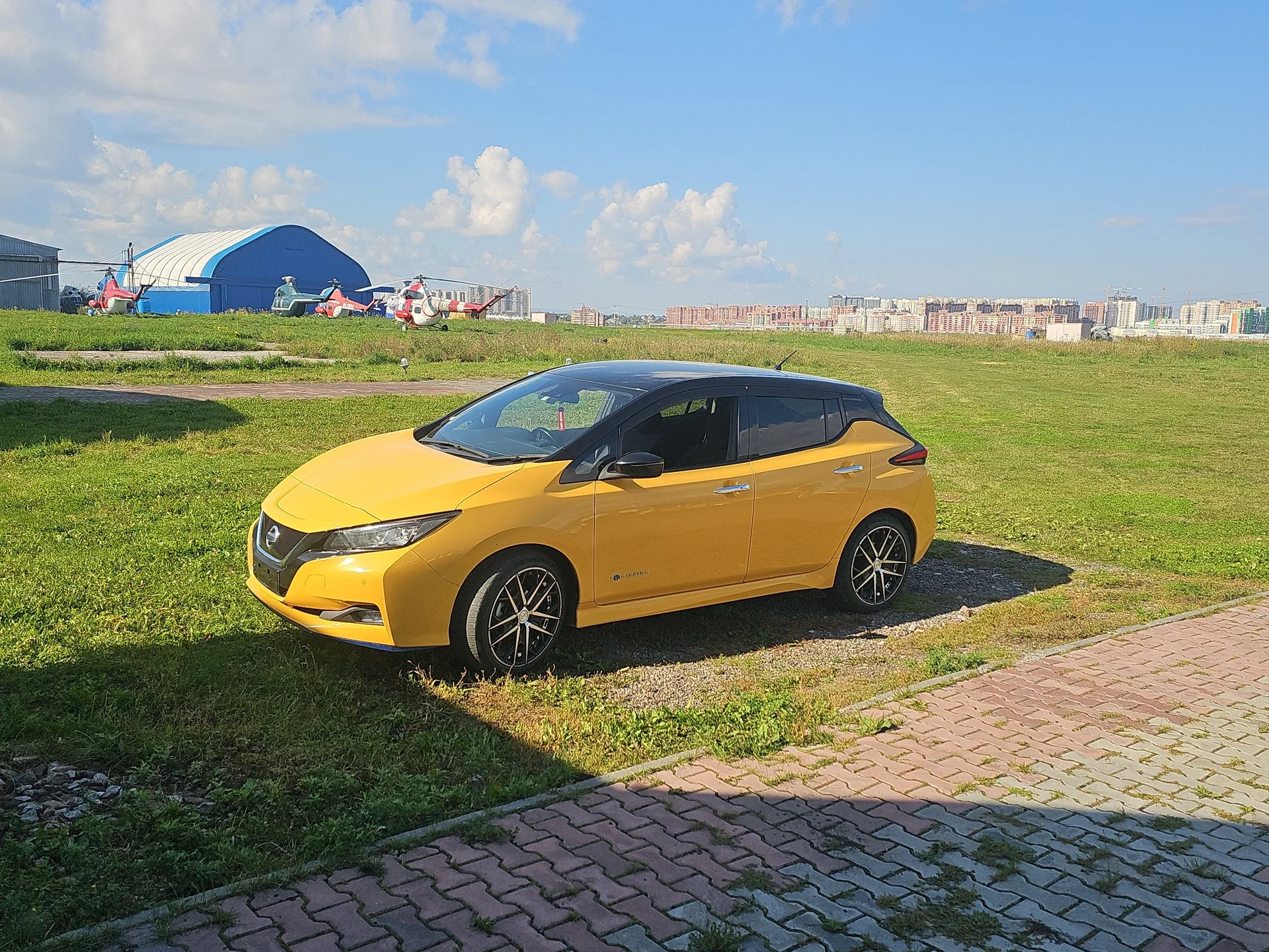 Nissan Leaf 2019 62 kWt 218 ЛС - миниатюра 2