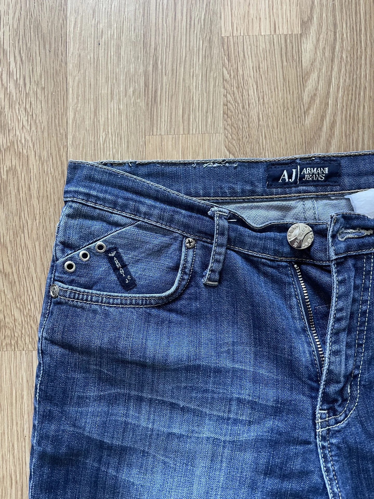 Женские джинсы Armani Jeans Indigo Series - миниатюра 2