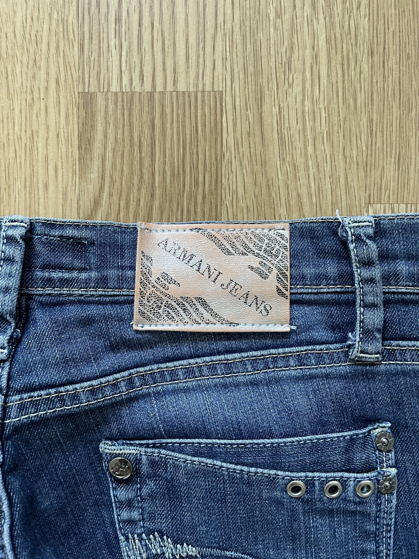 Женские джинсы Armani Jeans Indigo Series - миниатюра 7
