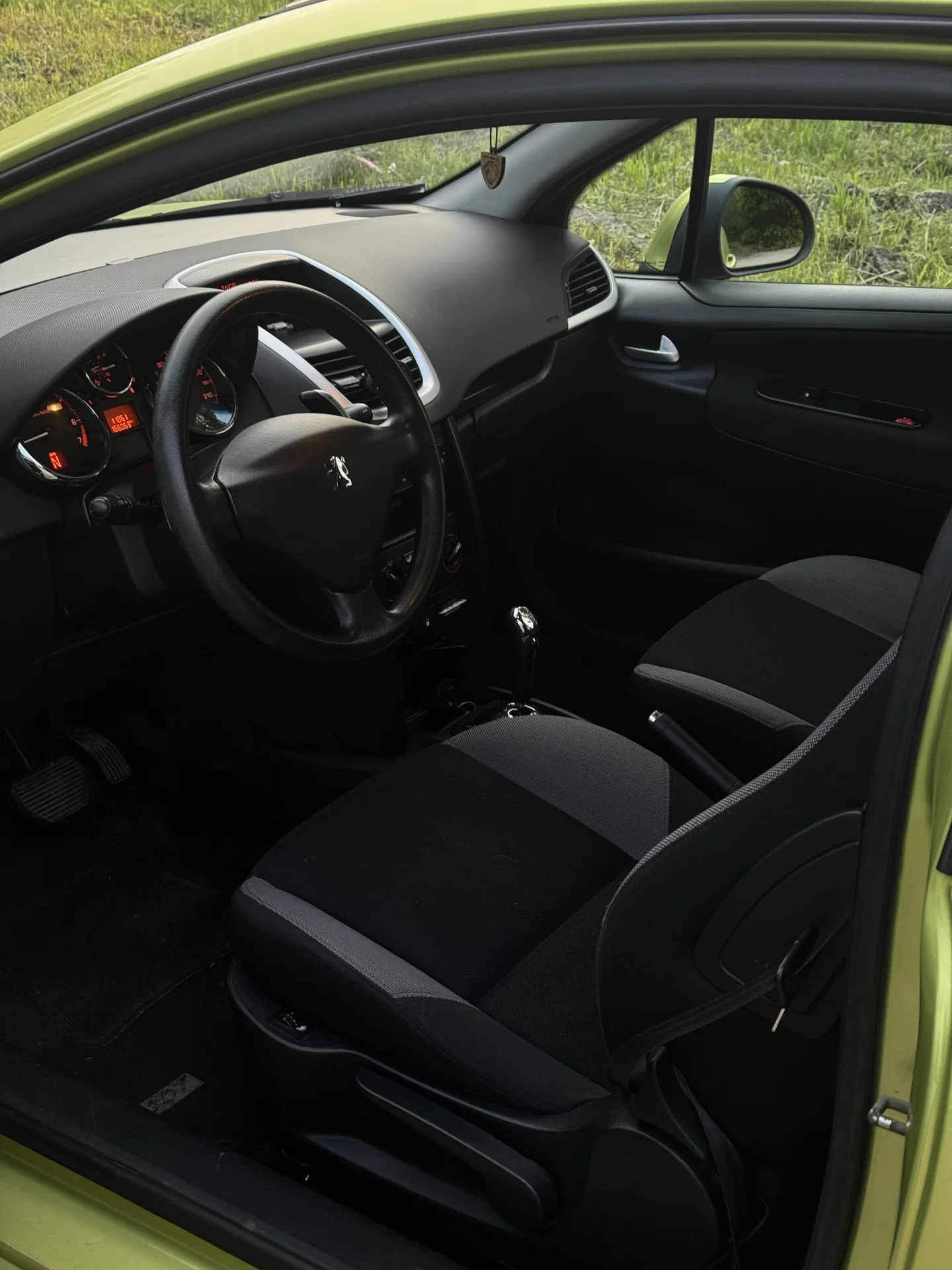 Peugeot 207 - миниатюра 7