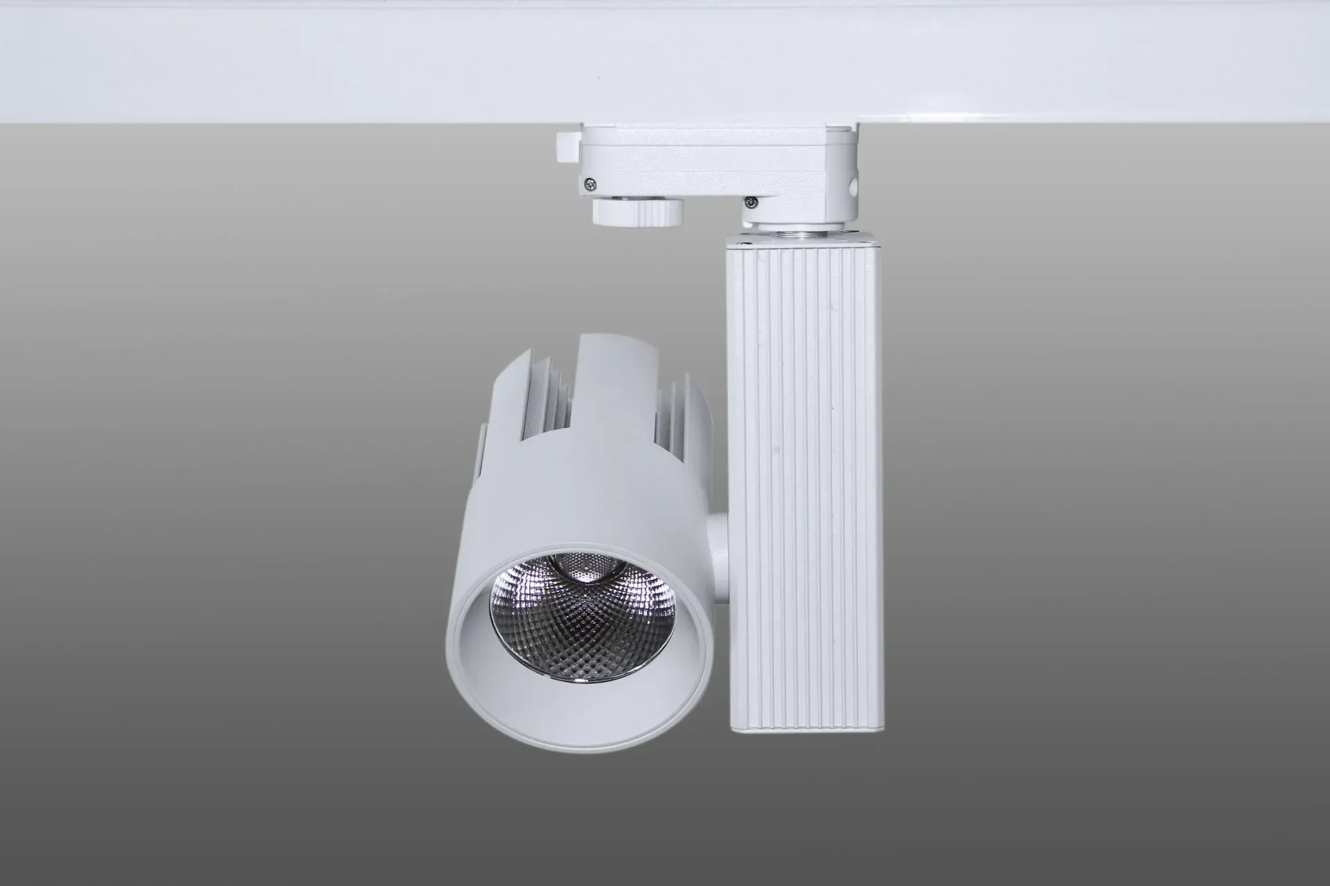 Трековый светодиодный светильник DT-198 (20W - изображение 1