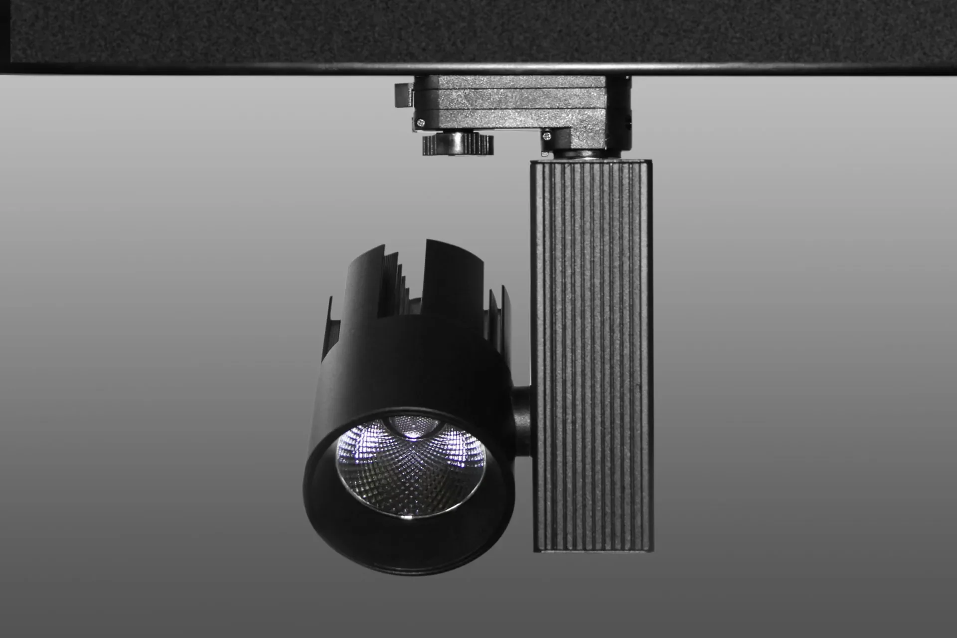Трековый светодиодный светильник DT-200 (20W - изображение 1