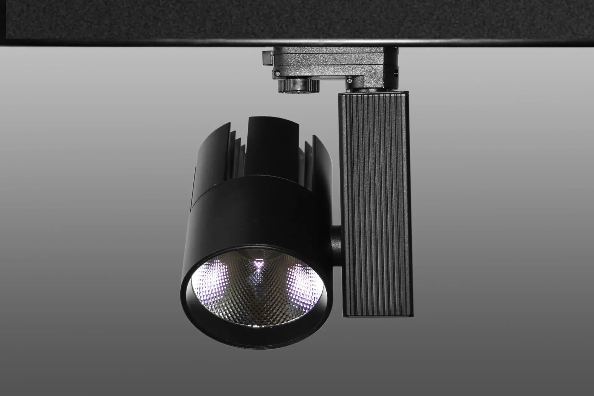 Трековый светодиодный светильник DT-203 (30W - изображение 1