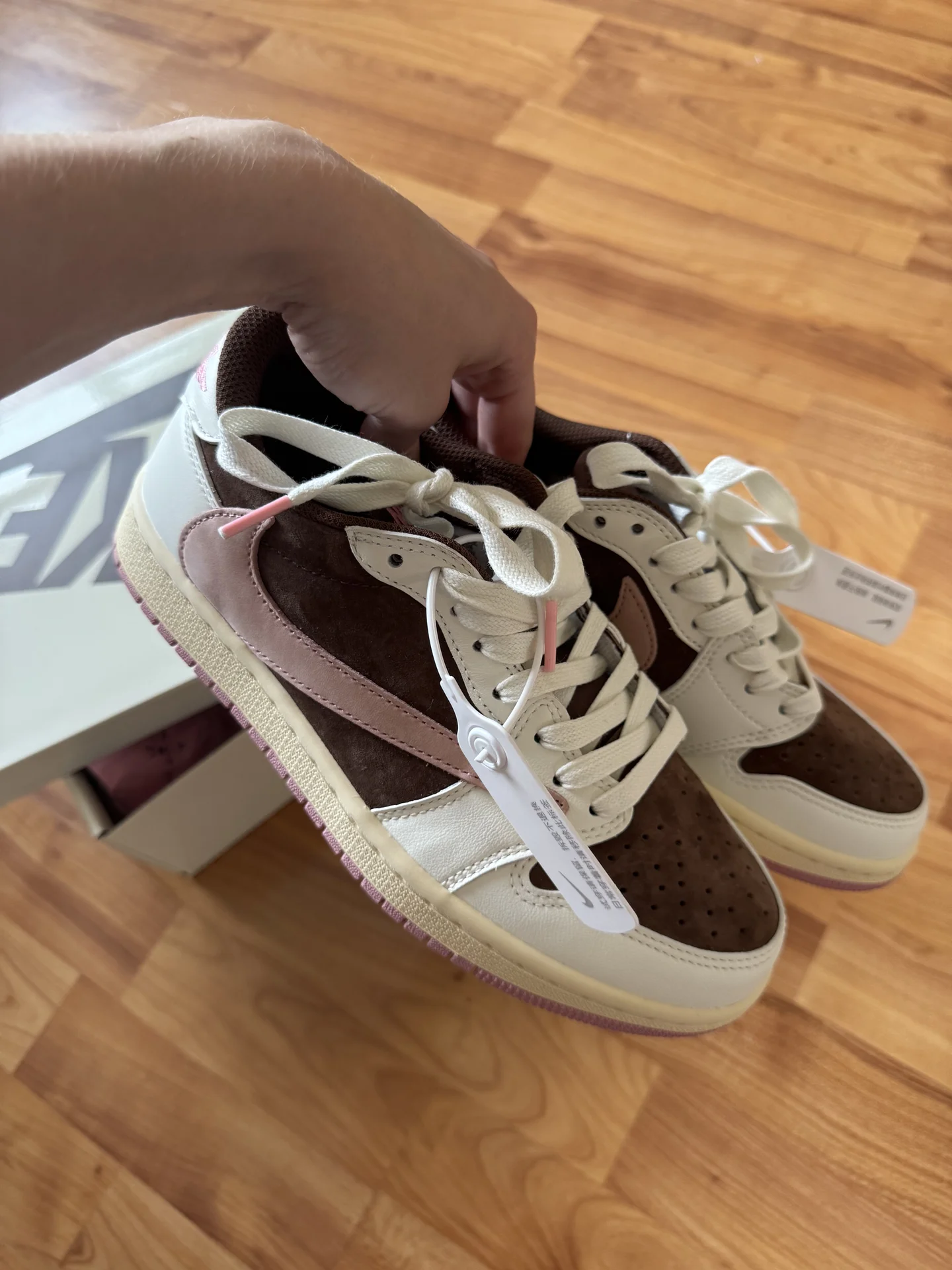 Кроссовки Travis Scott x Air Jordan 1 Low - миниатюра 4