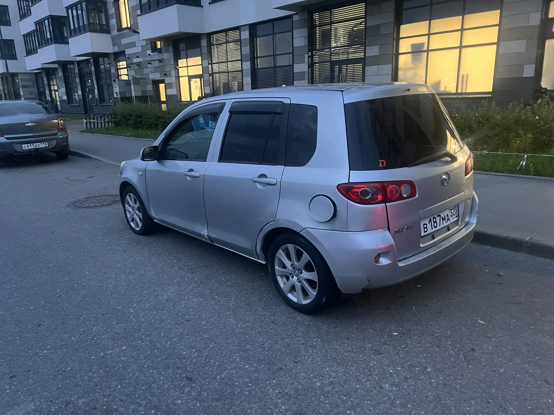 mazda demio - миниатюра 3