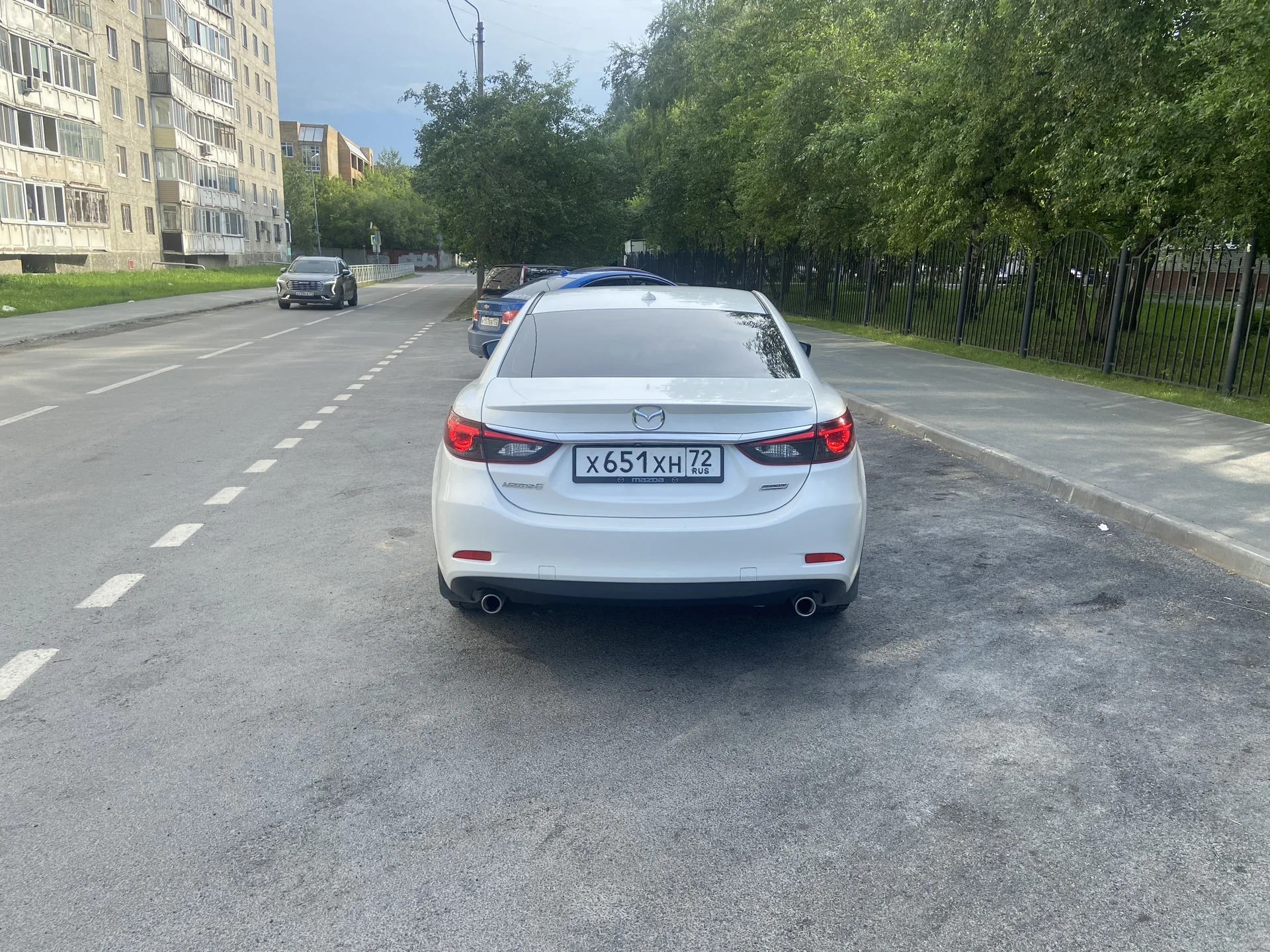 Автомобиль mazda 6 - миниатюра 3