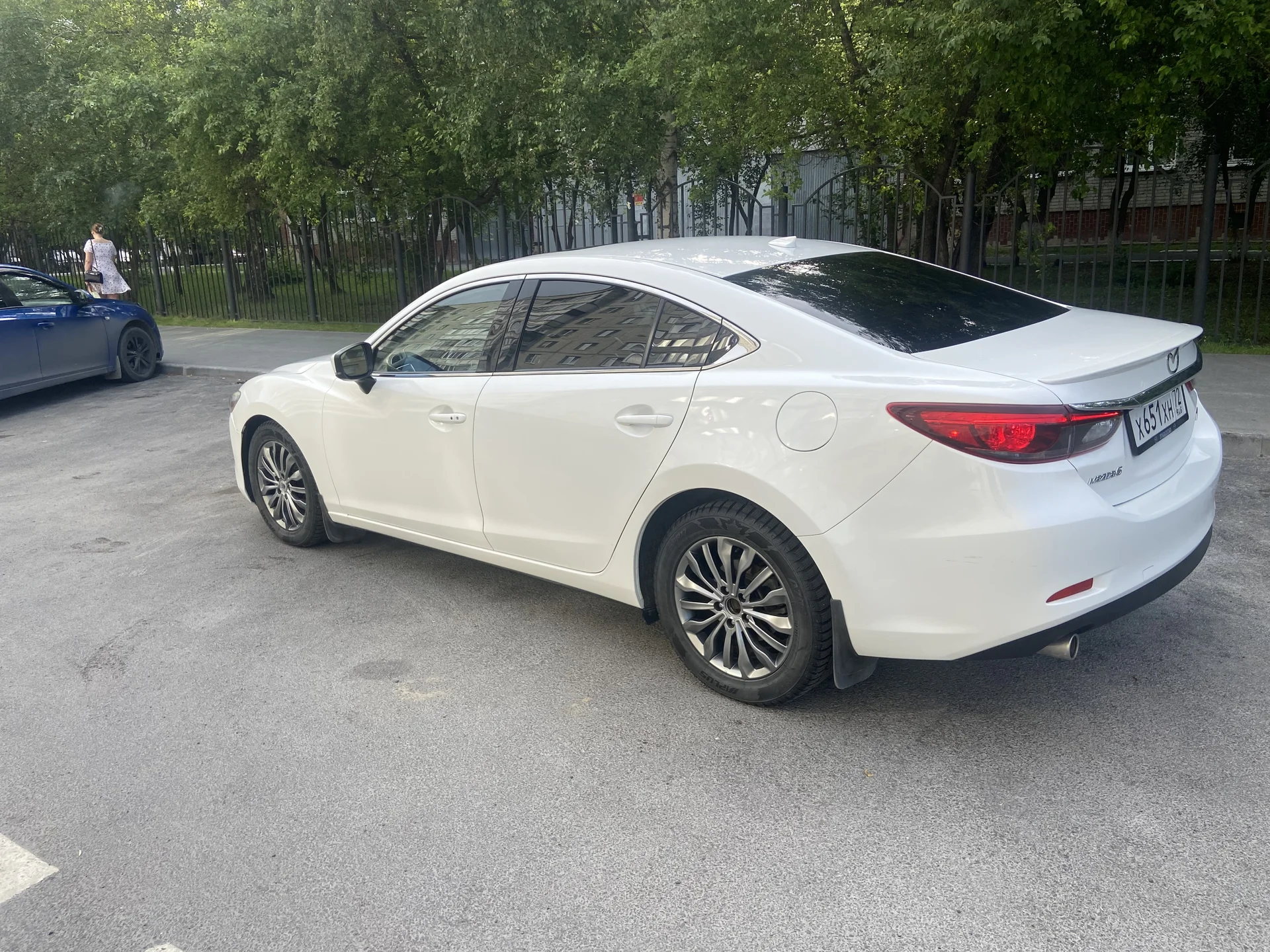 Автомобиль mazda 6 - миниатюра 6