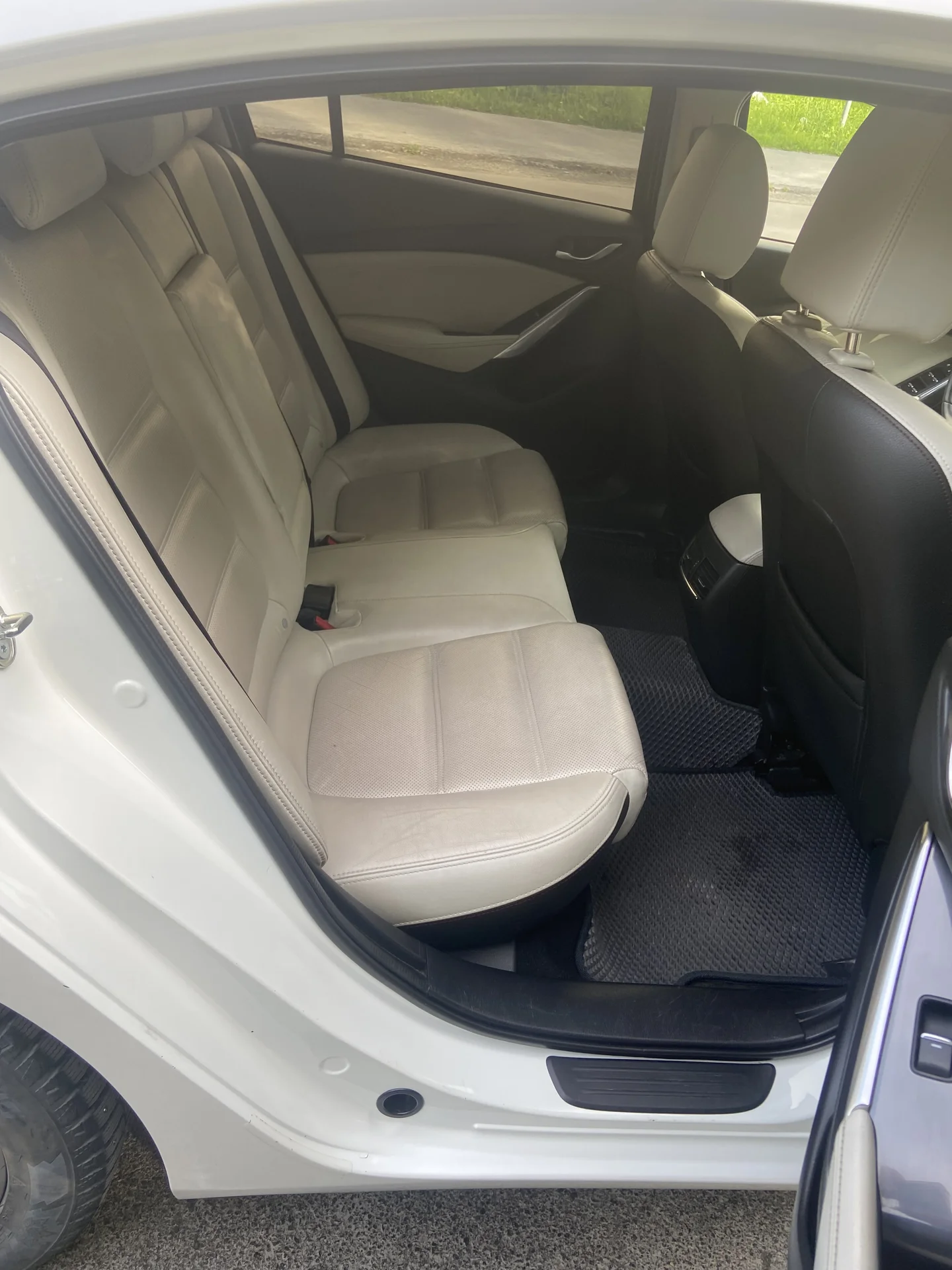 Автомобиль mazda 6 - миниатюра 11