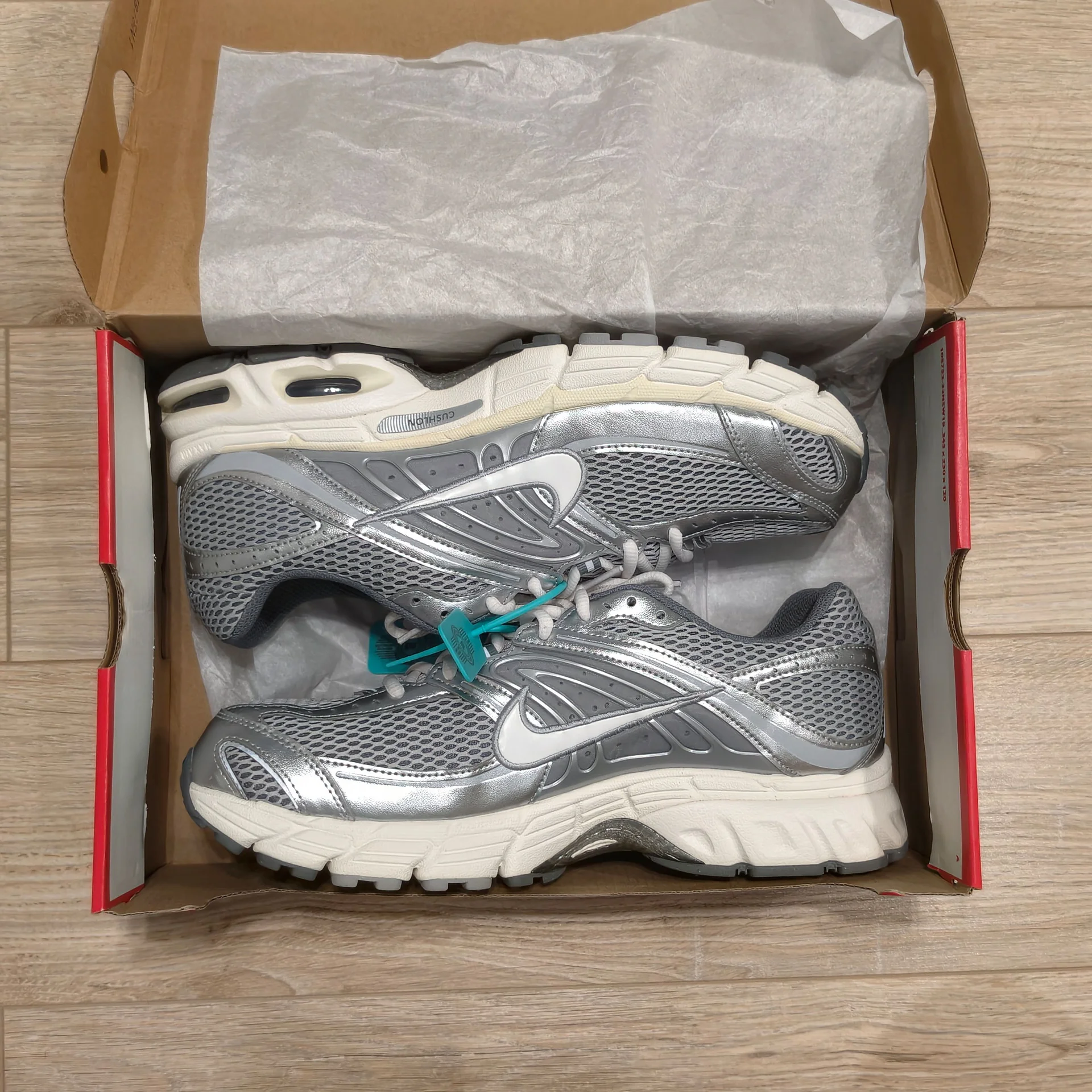 кроссовки Nike air max moto 2k 46eu - миниатюра 4
