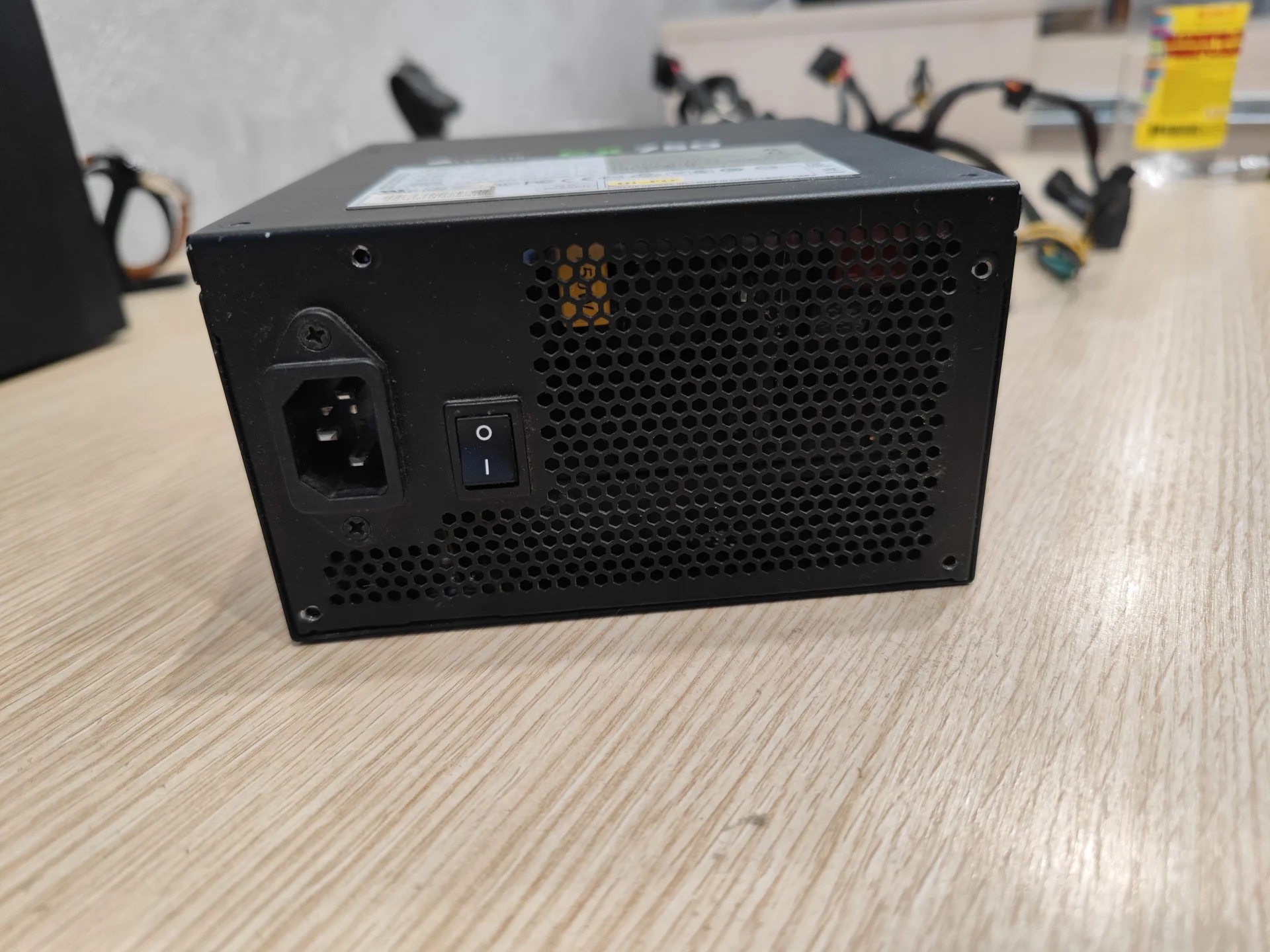 Блок питания 750w Corsair CX750 - миниатюра 3