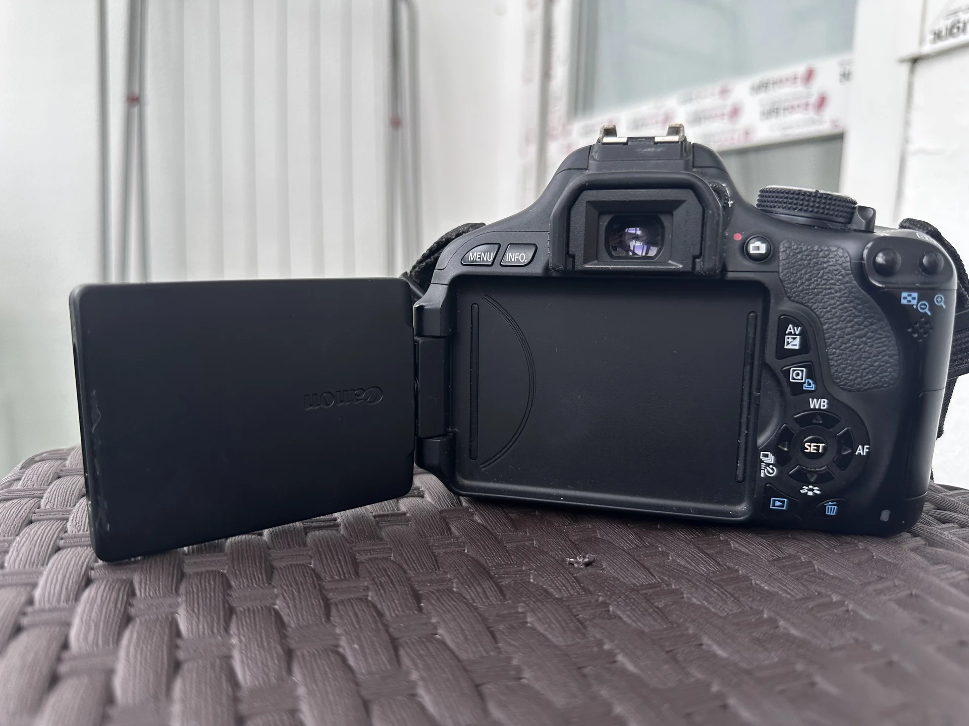 Canon 600 D - миниатюра 7