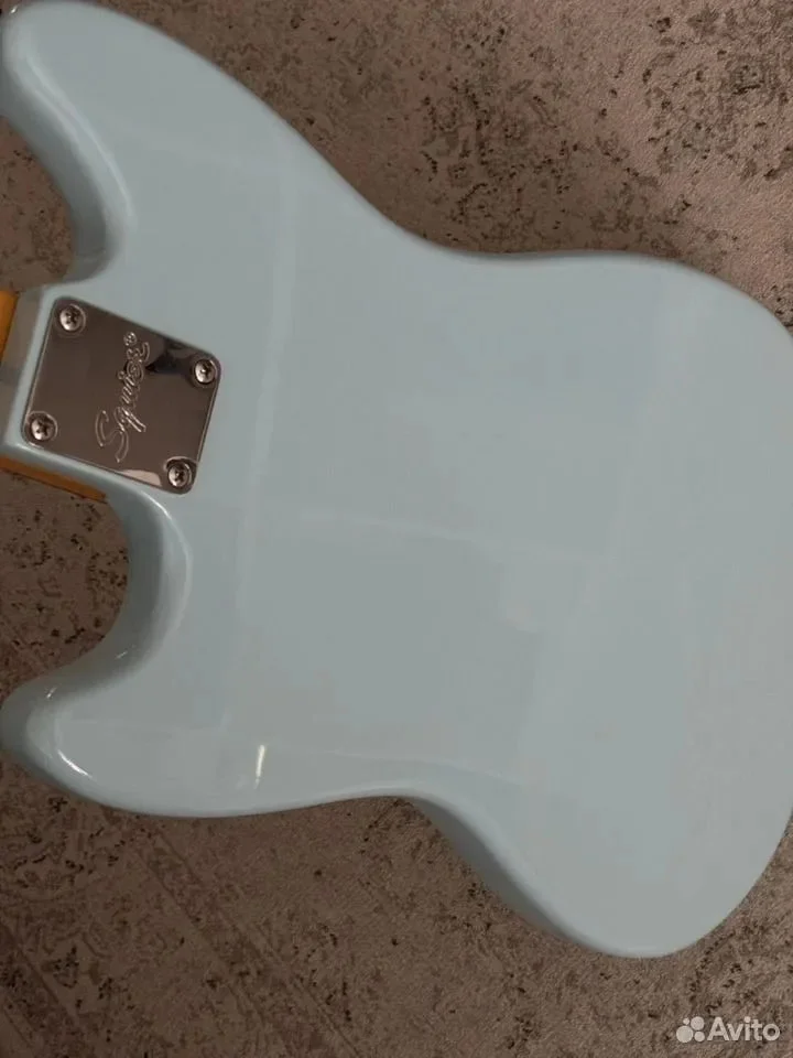 Squier Classic Vibe Mustang - миниатюра 3
