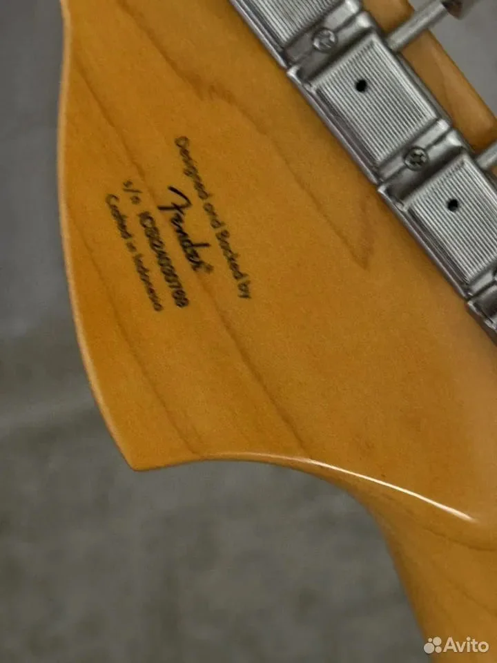 Squier Classic Vibe Mustang - миниатюра 4