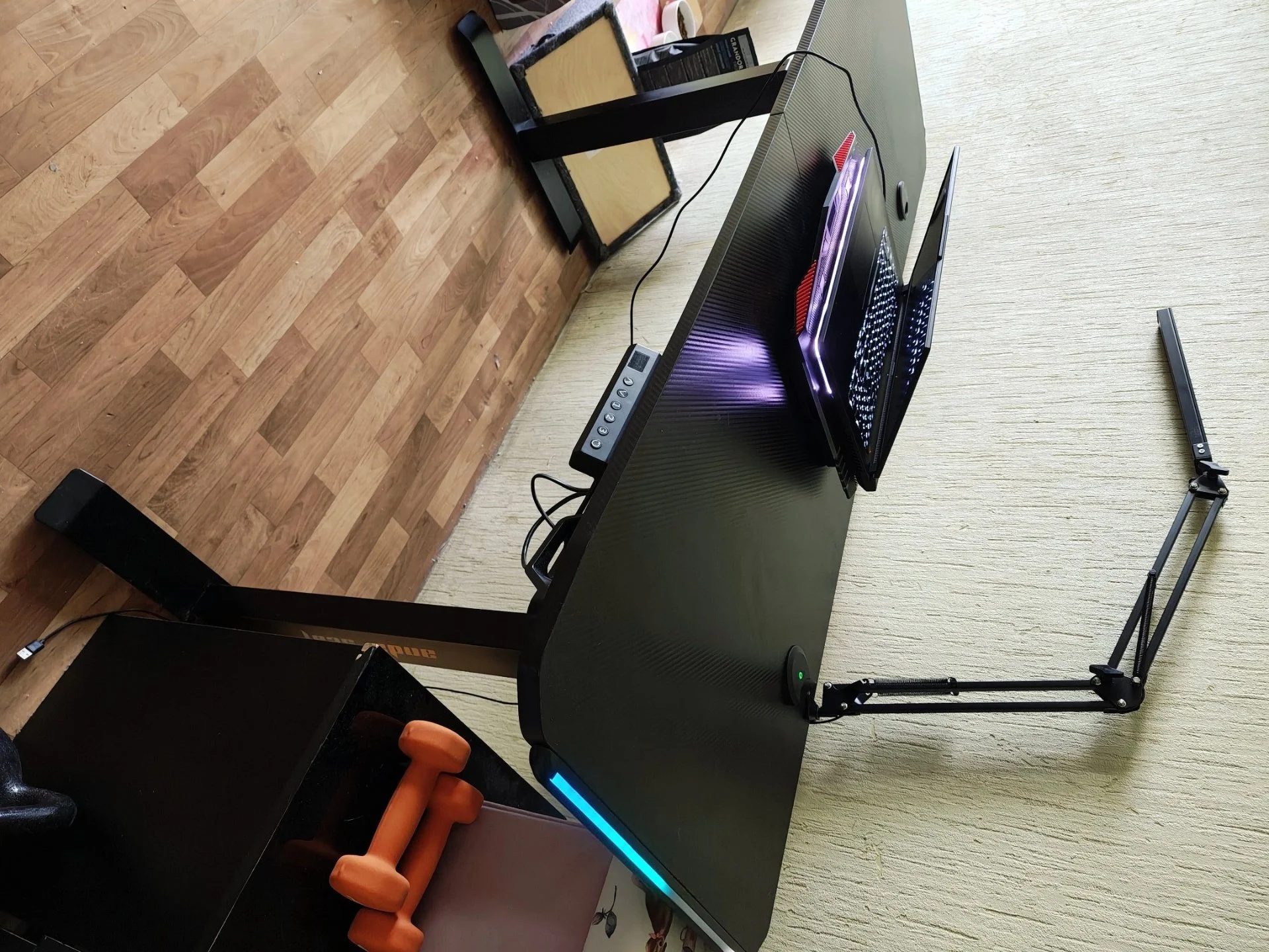 Компьютерный стол игровой Andaseat Terminator - миниатюра 3