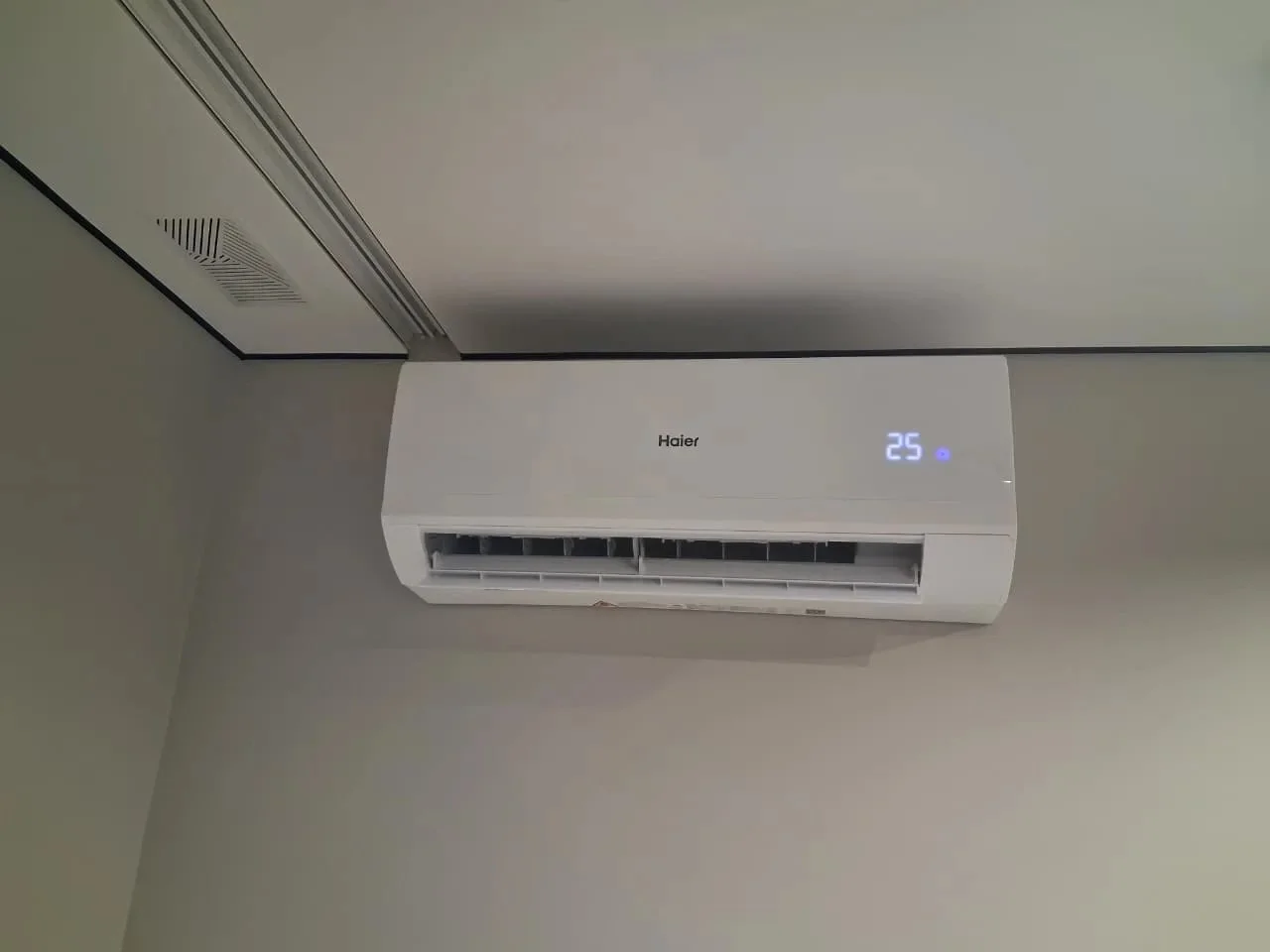 Кондиционер Haier 20м2 встроенный wifi модуль - изображение 1