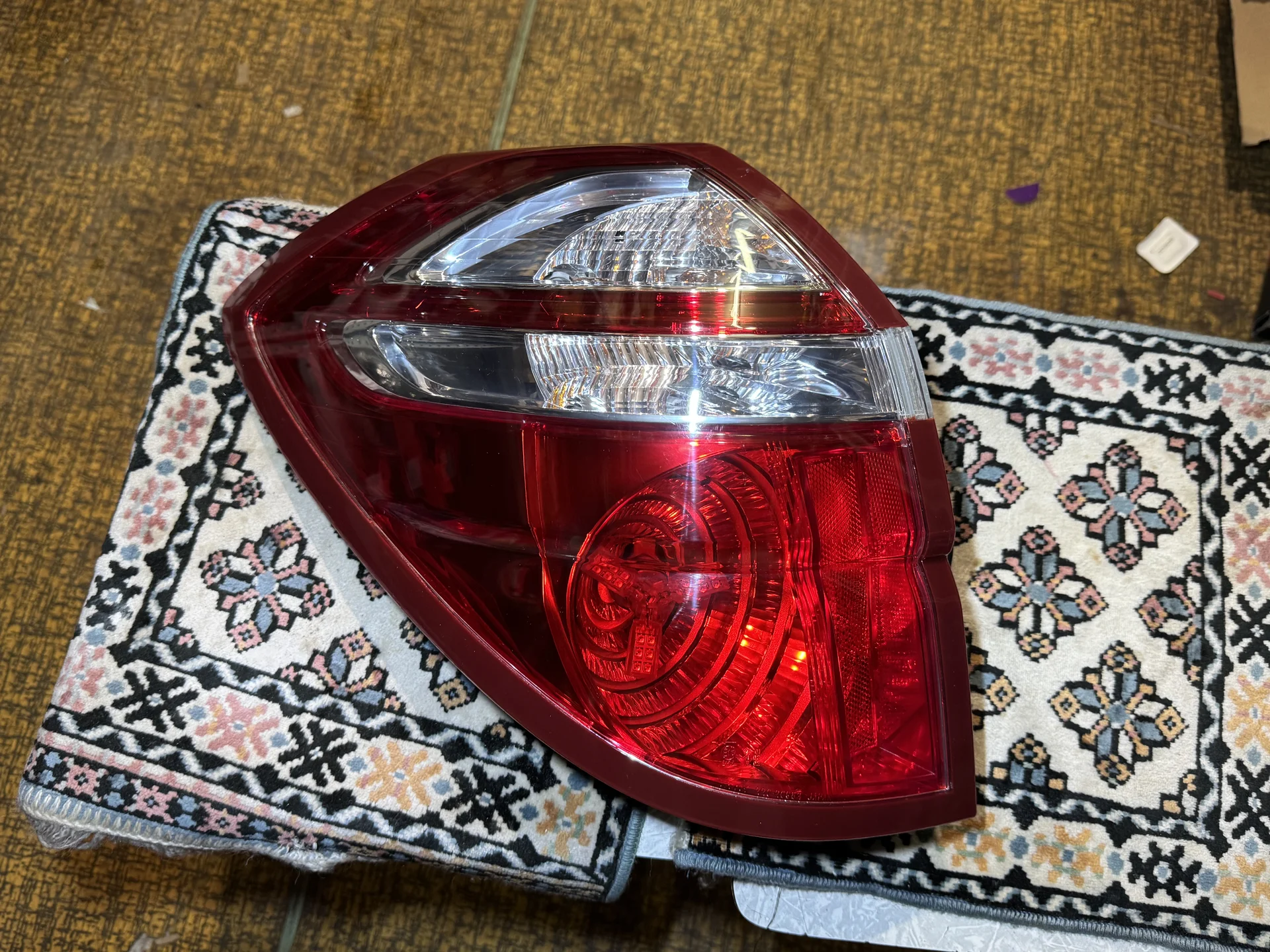 задние фонари subaru outback b13 - миниатюра 4
