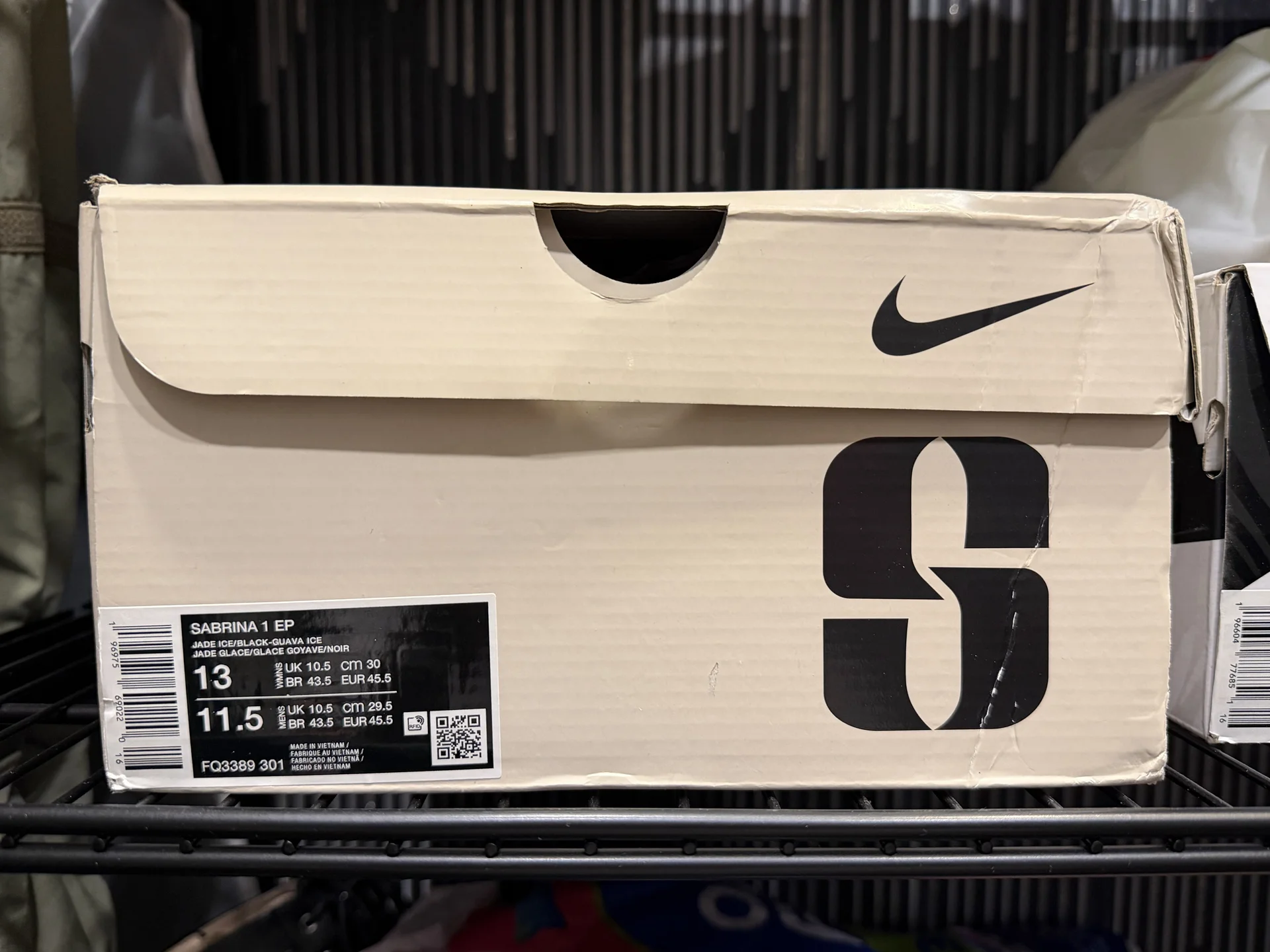 Баскетбольные кроссовки Nike Sabrina 1 - миниатюра 6