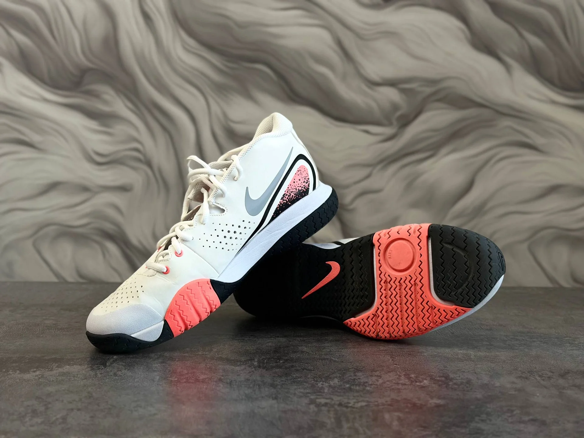 Теннисные кроссовки Nike - миниатюра 2