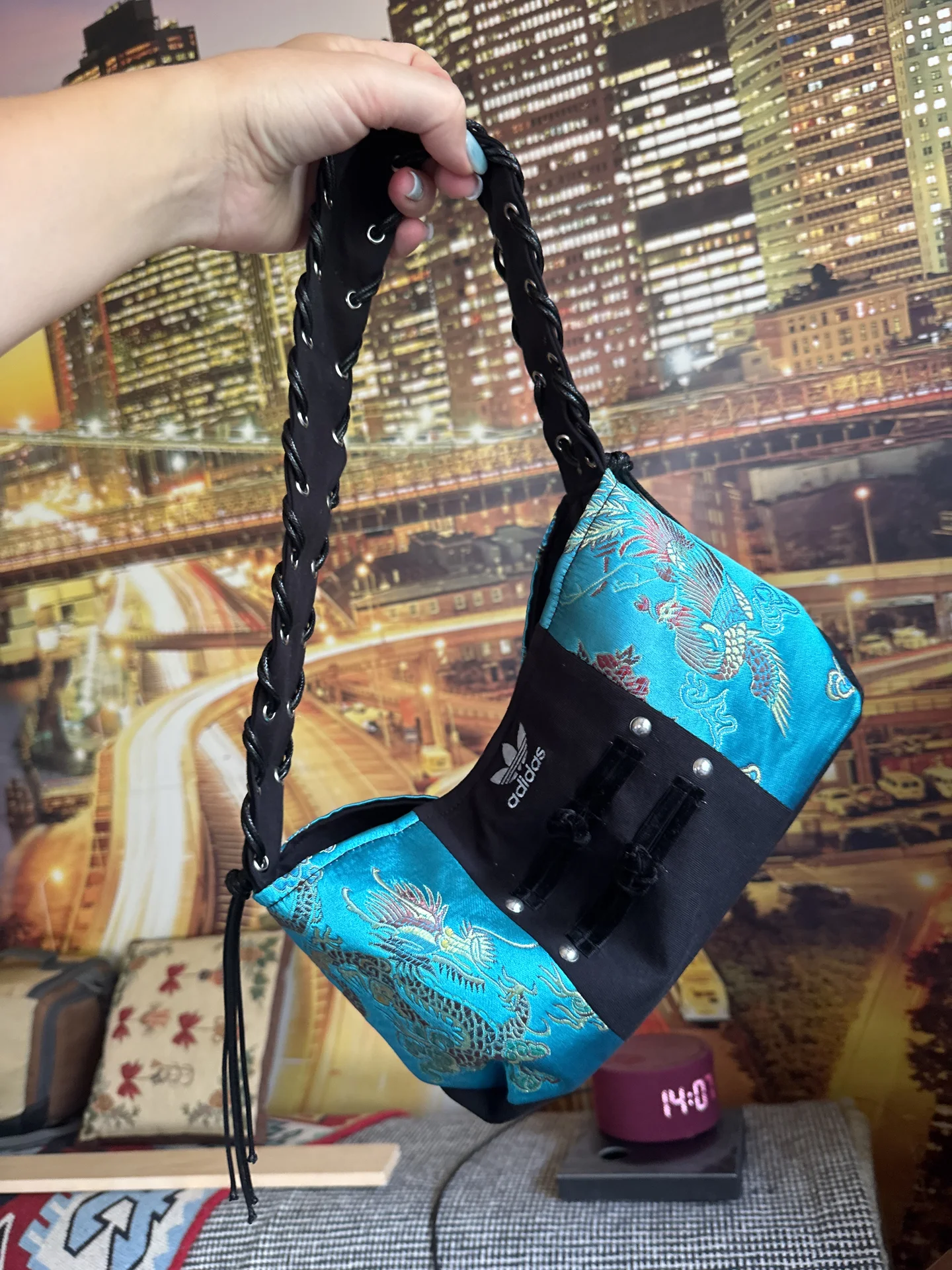 сумочка апсайкл adidas Tokyo style y2k handmade - миниатюра 2