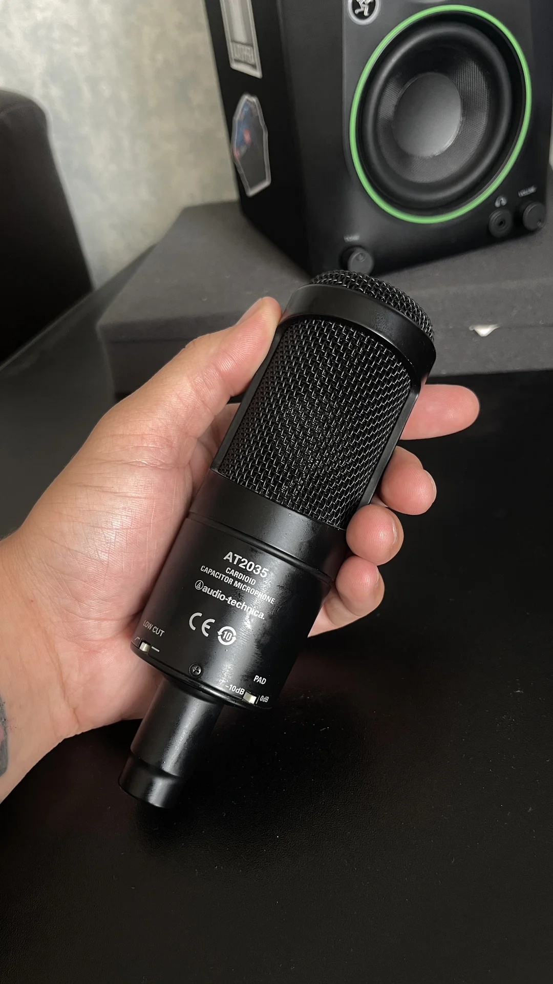 Студийный микрофон audio technica AT2035 - миниатюра 2