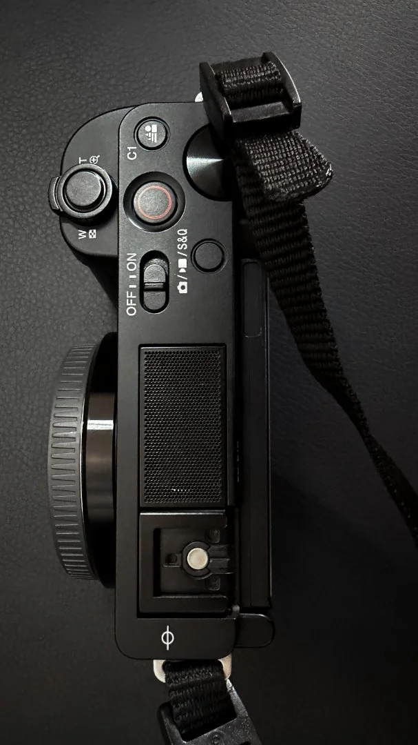 Sony zve10 + Объектив viltrox AF 33мм F1.4 E-mount - миниатюра 4