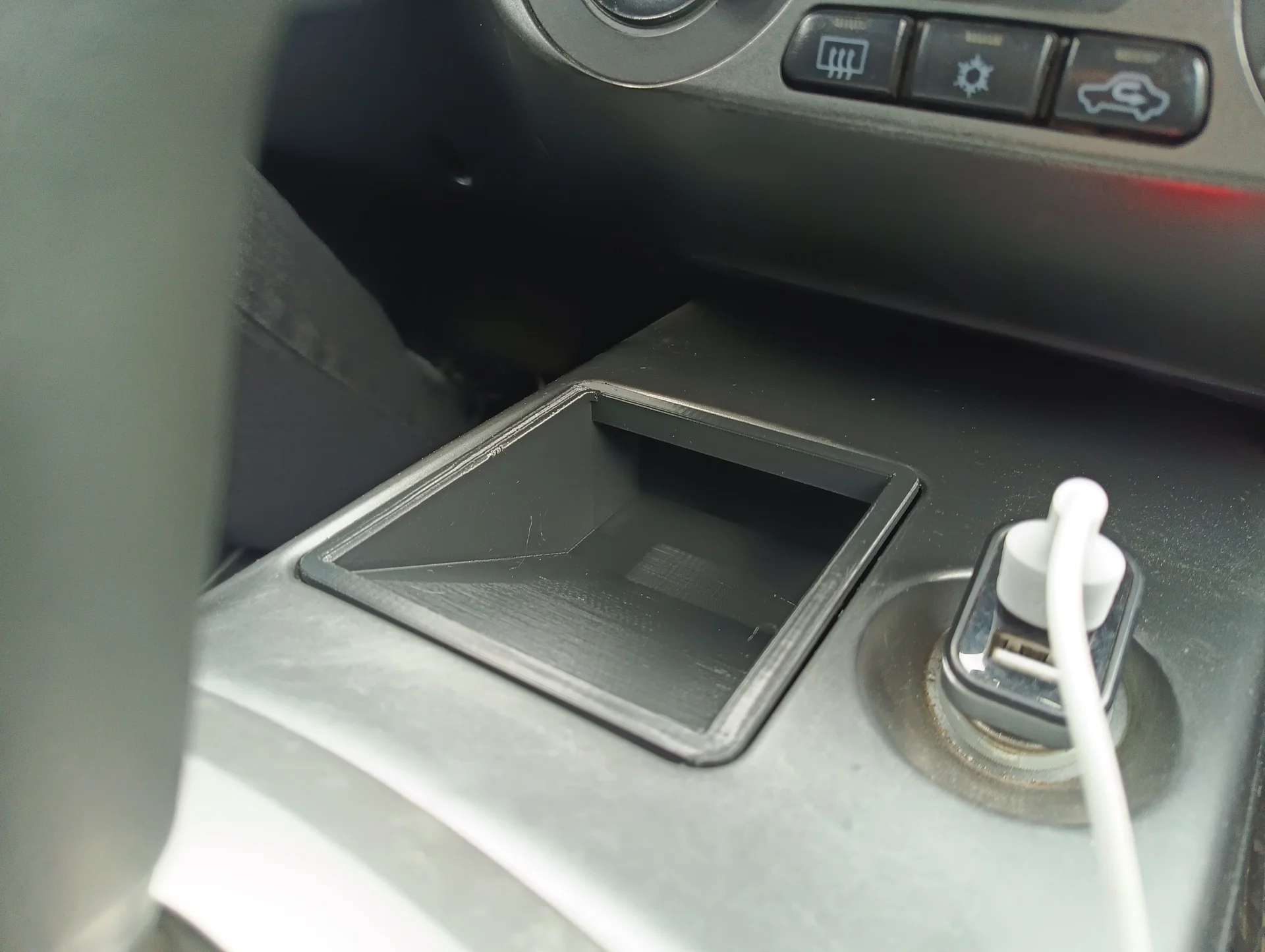 Пепельница mitsubishi lancer 9 - миниатюра 2