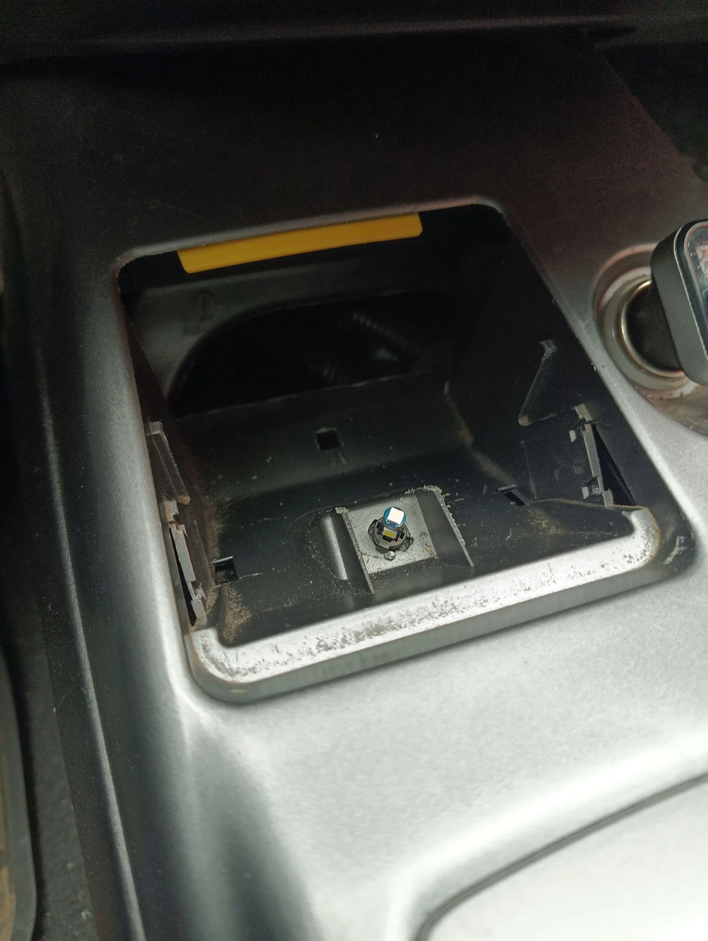 Пепельница mitsubishi lancer 9 - миниатюра 11