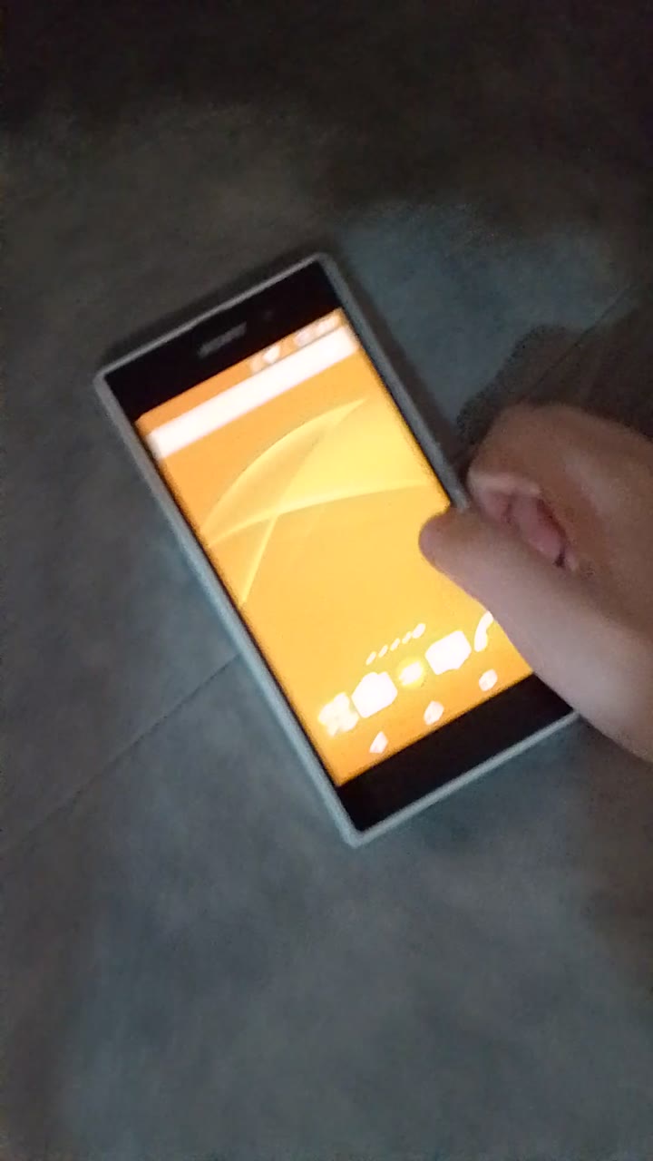 телефон sony Xperia z3 - видео 1