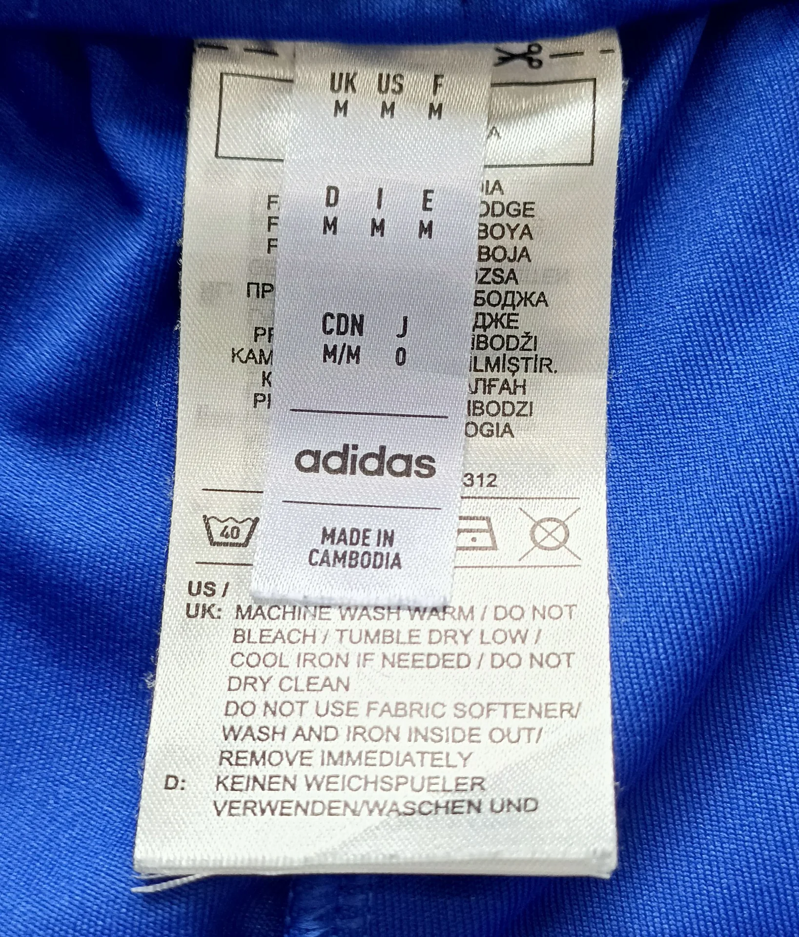 Шорты Adidas - миниатюра 2