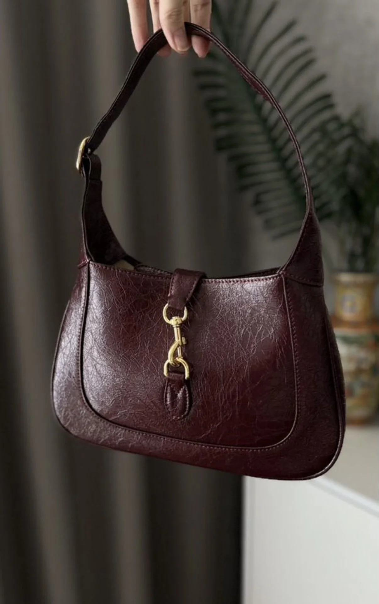 Сумка маленькая на плечо лакированная новая gucci - миниатюра 3