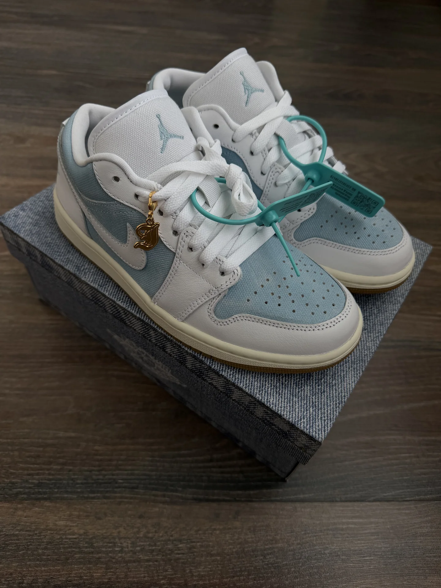 Кроссовки nike air jordan 1 denim (37 размер) - миниатюра 3