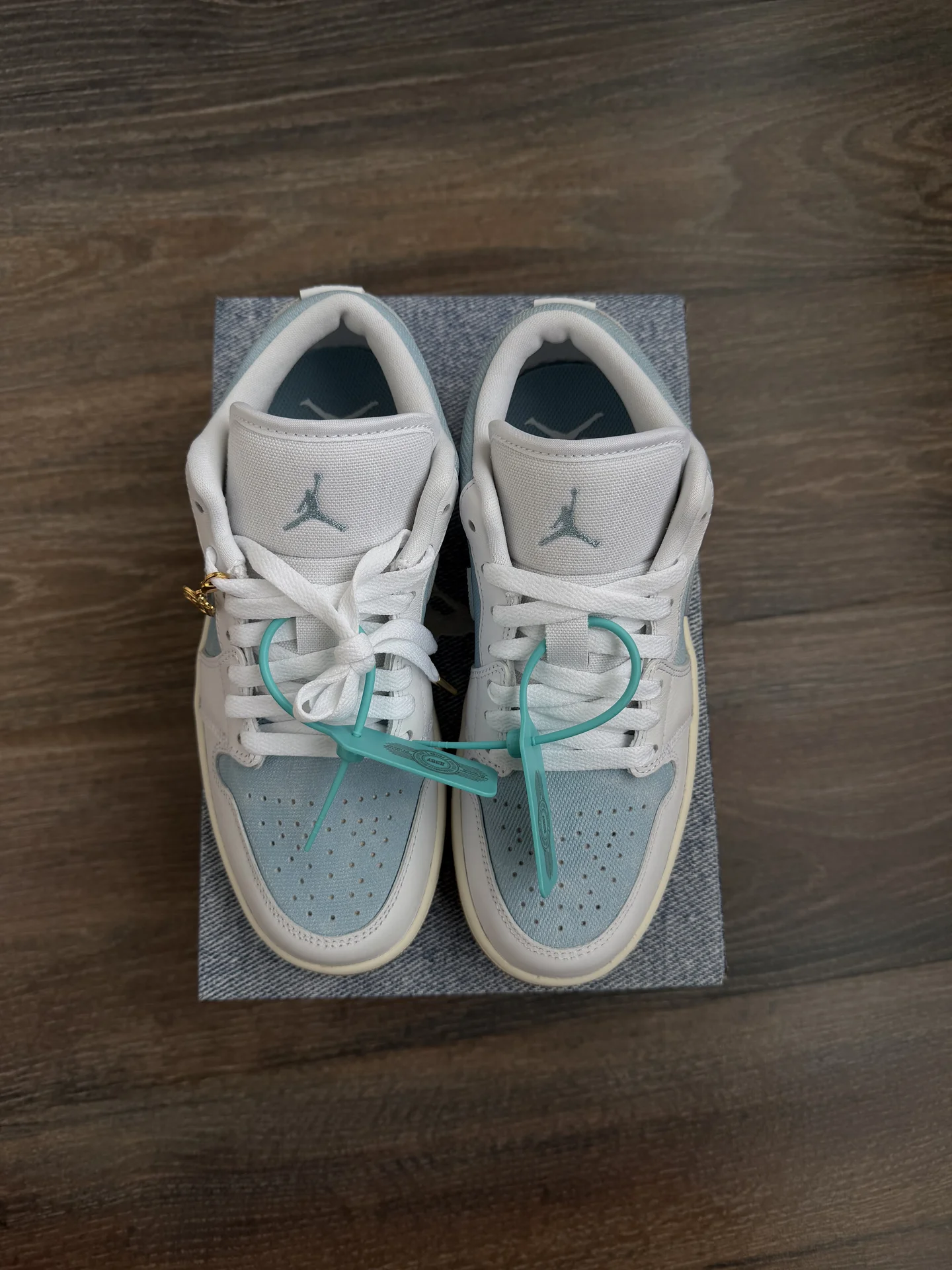 Кроссовки nike air jordan 1 denim (37 размер) - миниатюра 4
