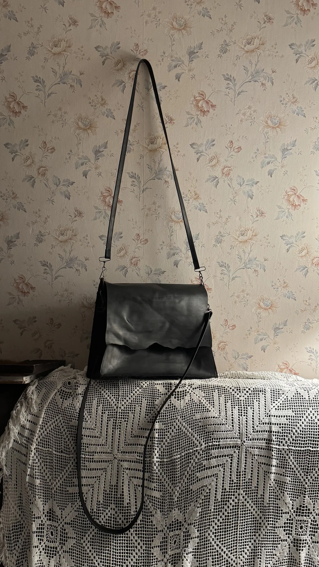 Авангардная сумка через плечо как Guidi - изображение 1