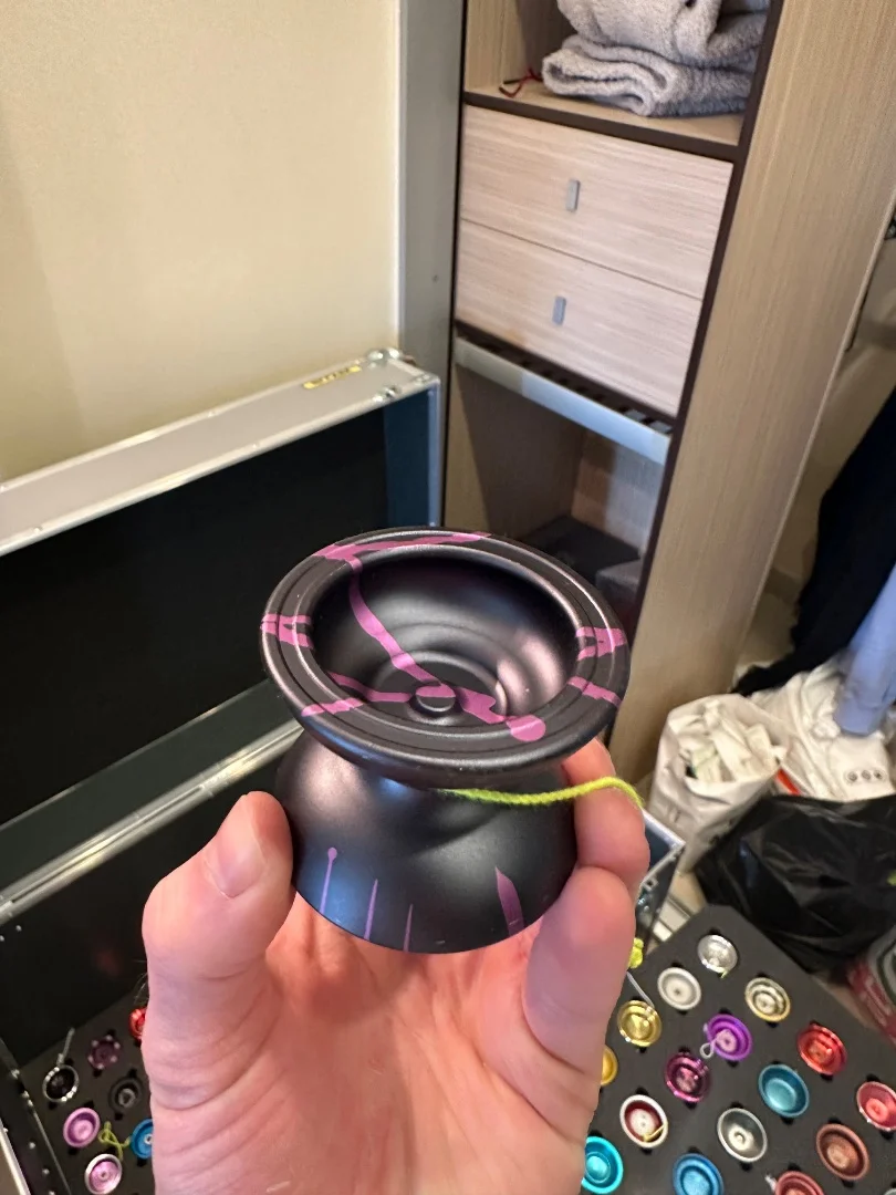 Yoyofactory Too Hot - изображение 1