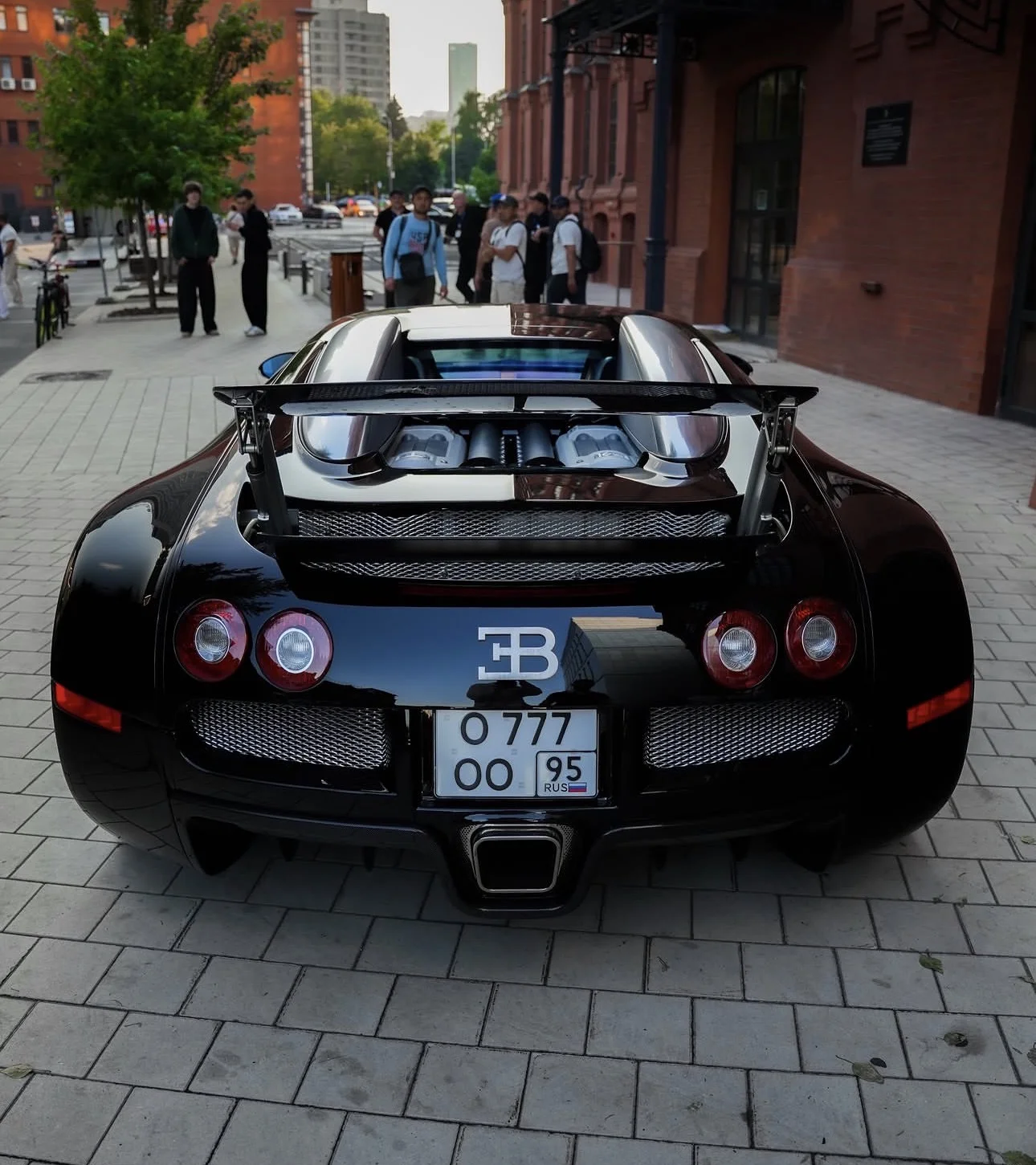 Bugatti Veyron CR7 - миниатюра 3